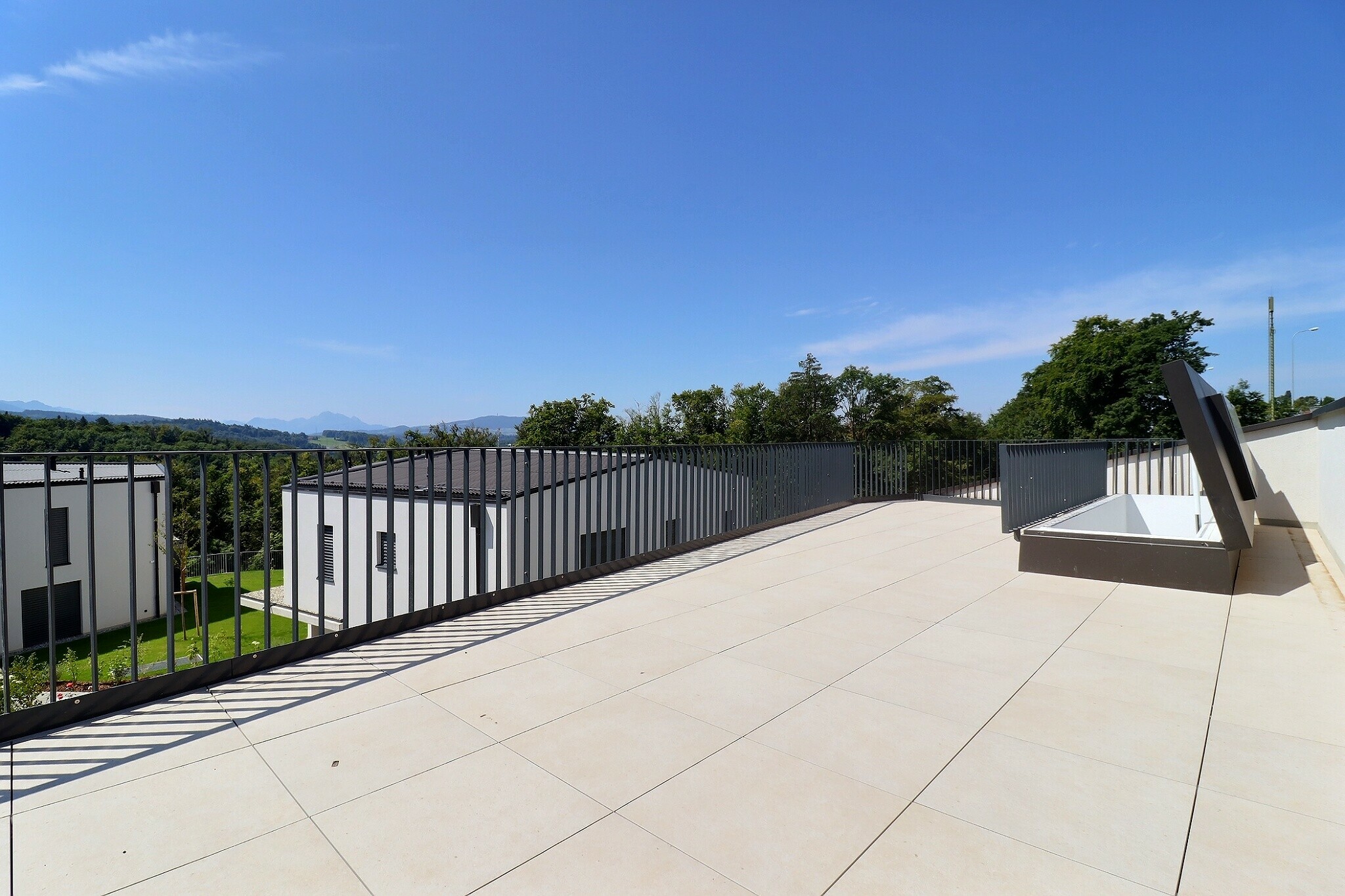 Terrasse attique / accès direct depuis appartement Terrasse attique / accès direct depuis appartement