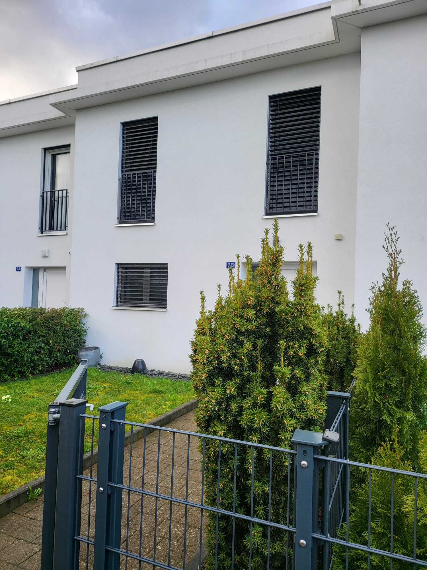 Exterior view 4