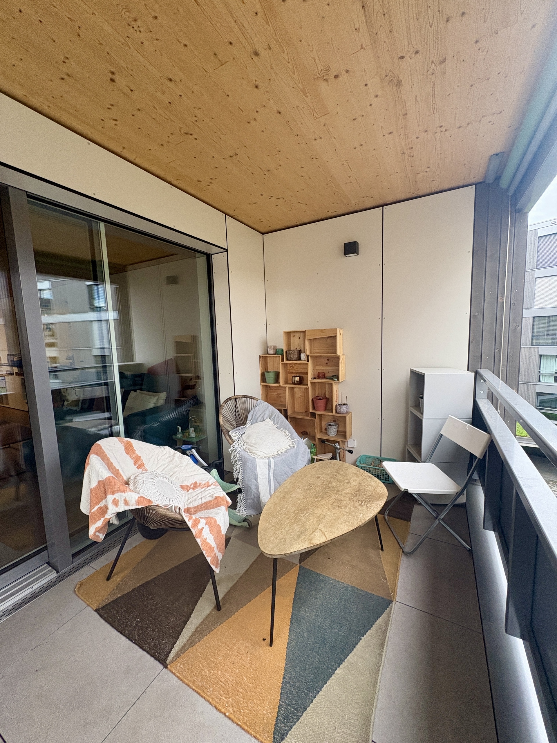 Interior view 10