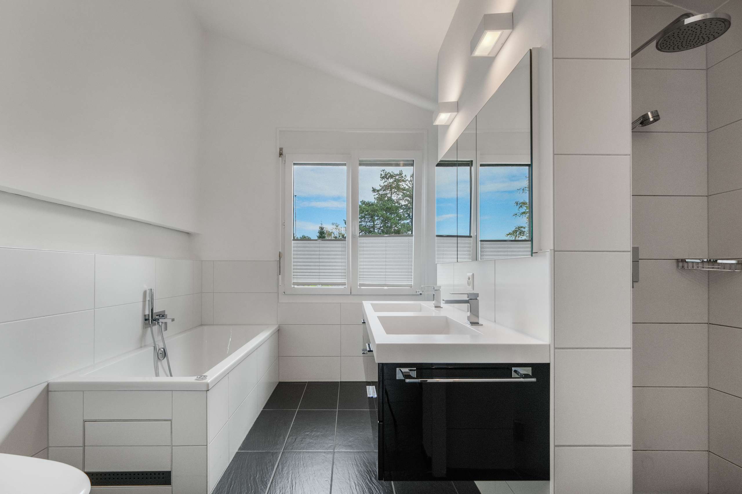 Badezimmer mit DU & Ankleide 
