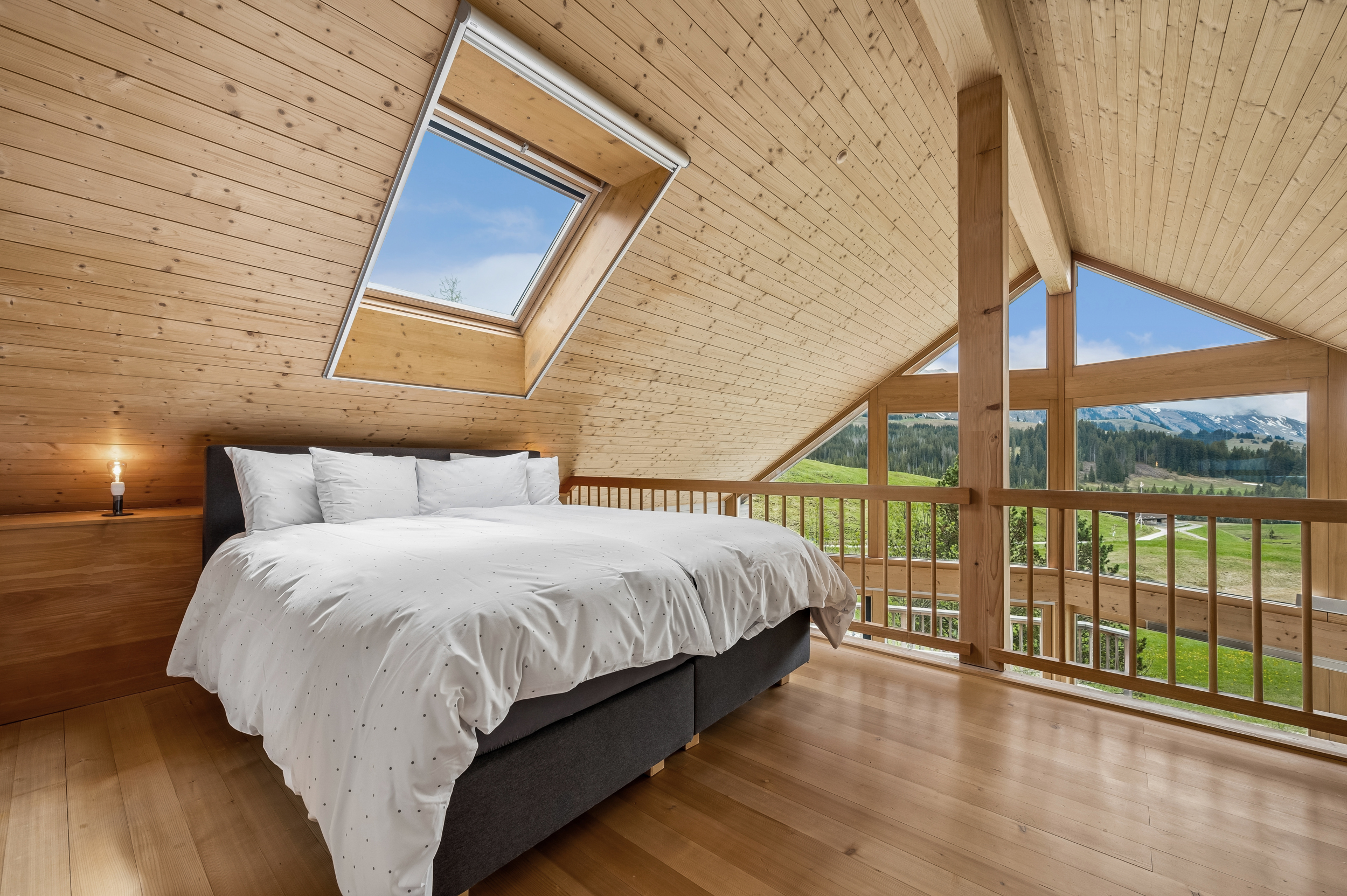 Mezzanine mit Doppelbett und herrlicher Aussicht