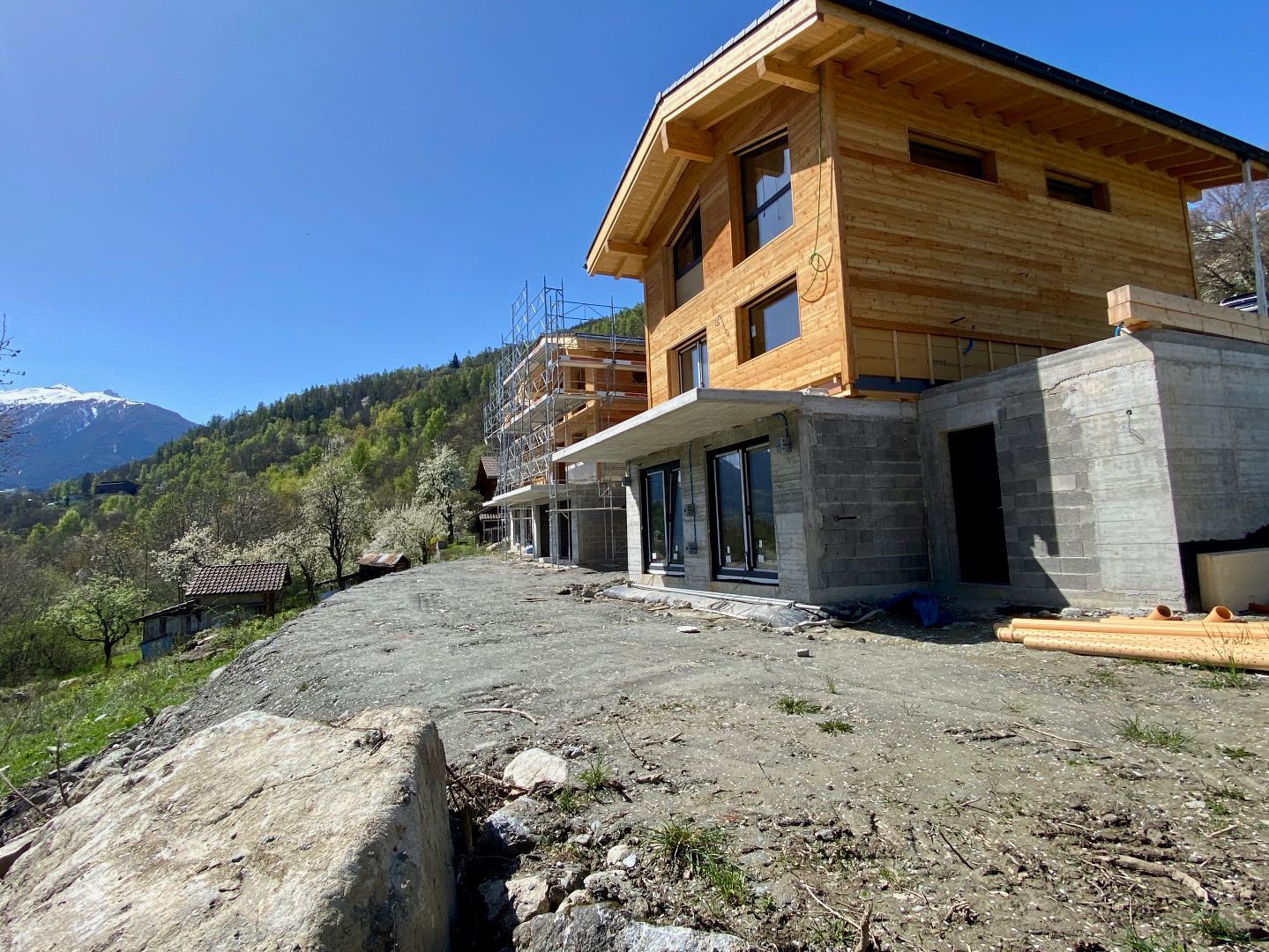 Photo 1