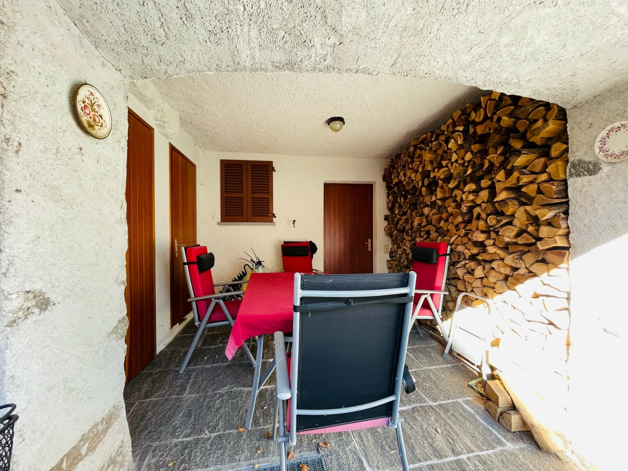 Sitzplatz Wohnung EG Eck-Einfamilienhaus Sitzplatz Wohnung EG Eck-Einfamilienhaus