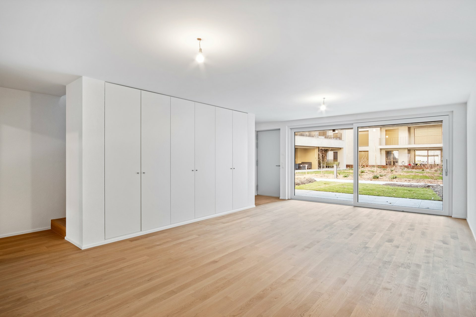 Wohnzimmer mit Terrasse/Gartenzugang