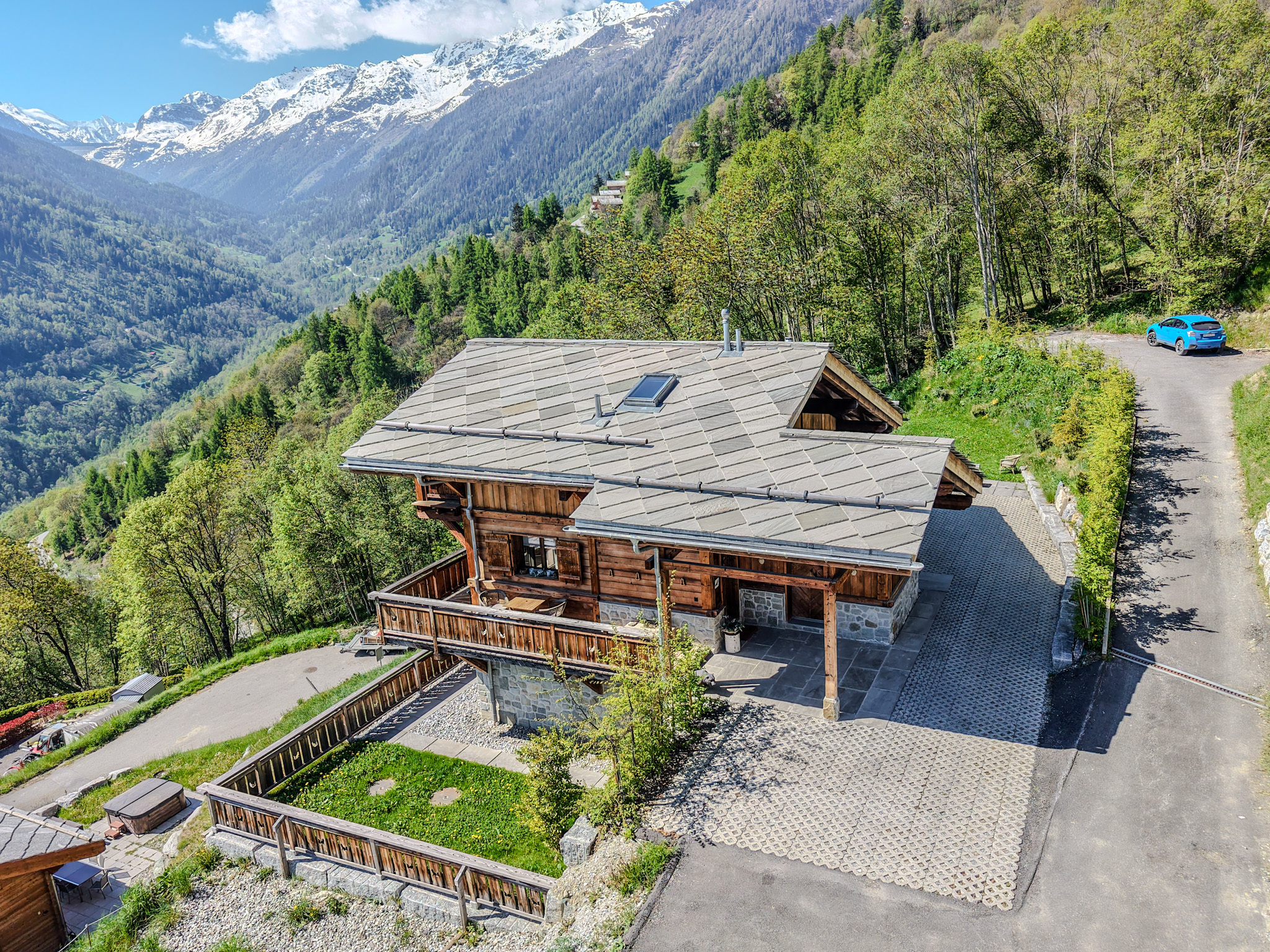 Exterior view 3
