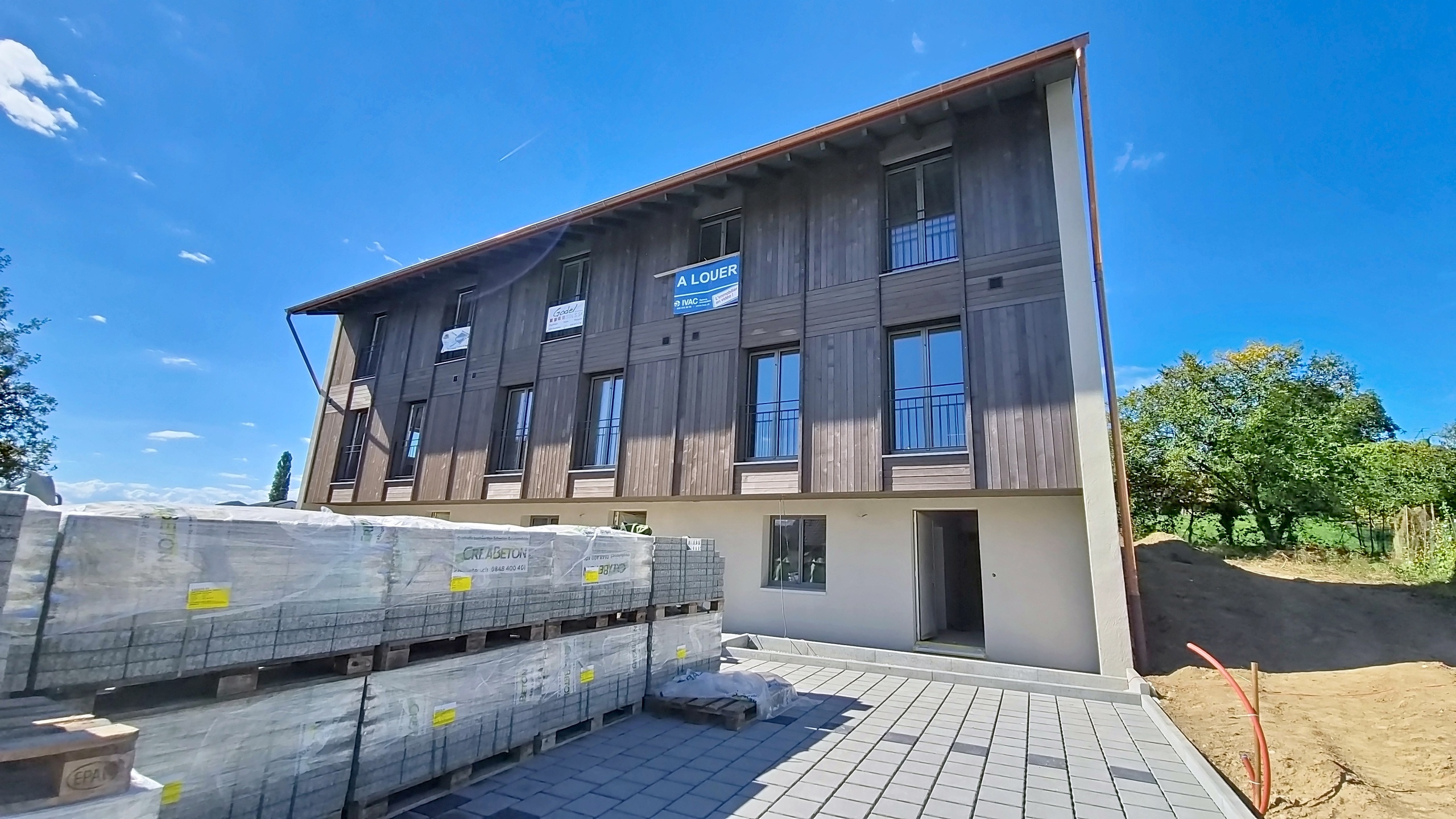 Exterior view 6