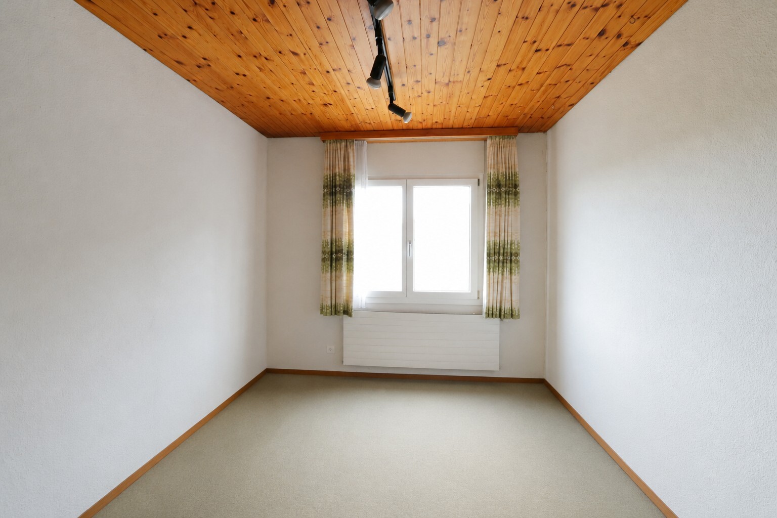 Zimmer (Bild KI-optimiert) Zimmer (Bild KI-optimiert)