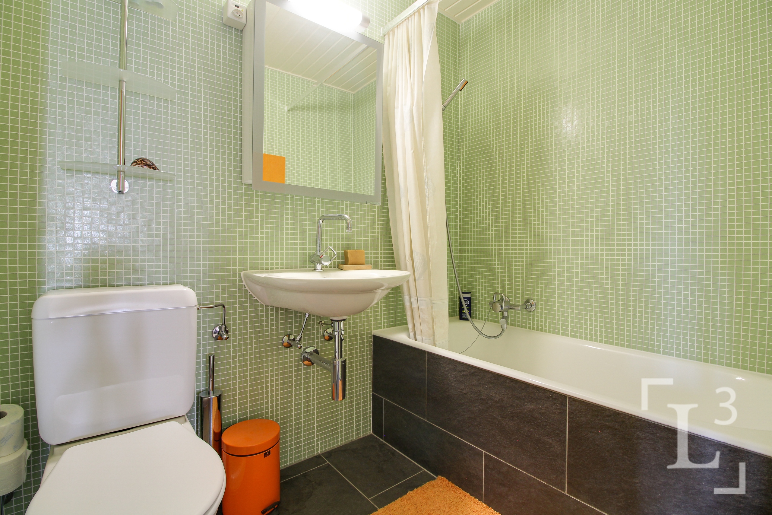Salle de bain (Étage) Salle de bain (Étage)