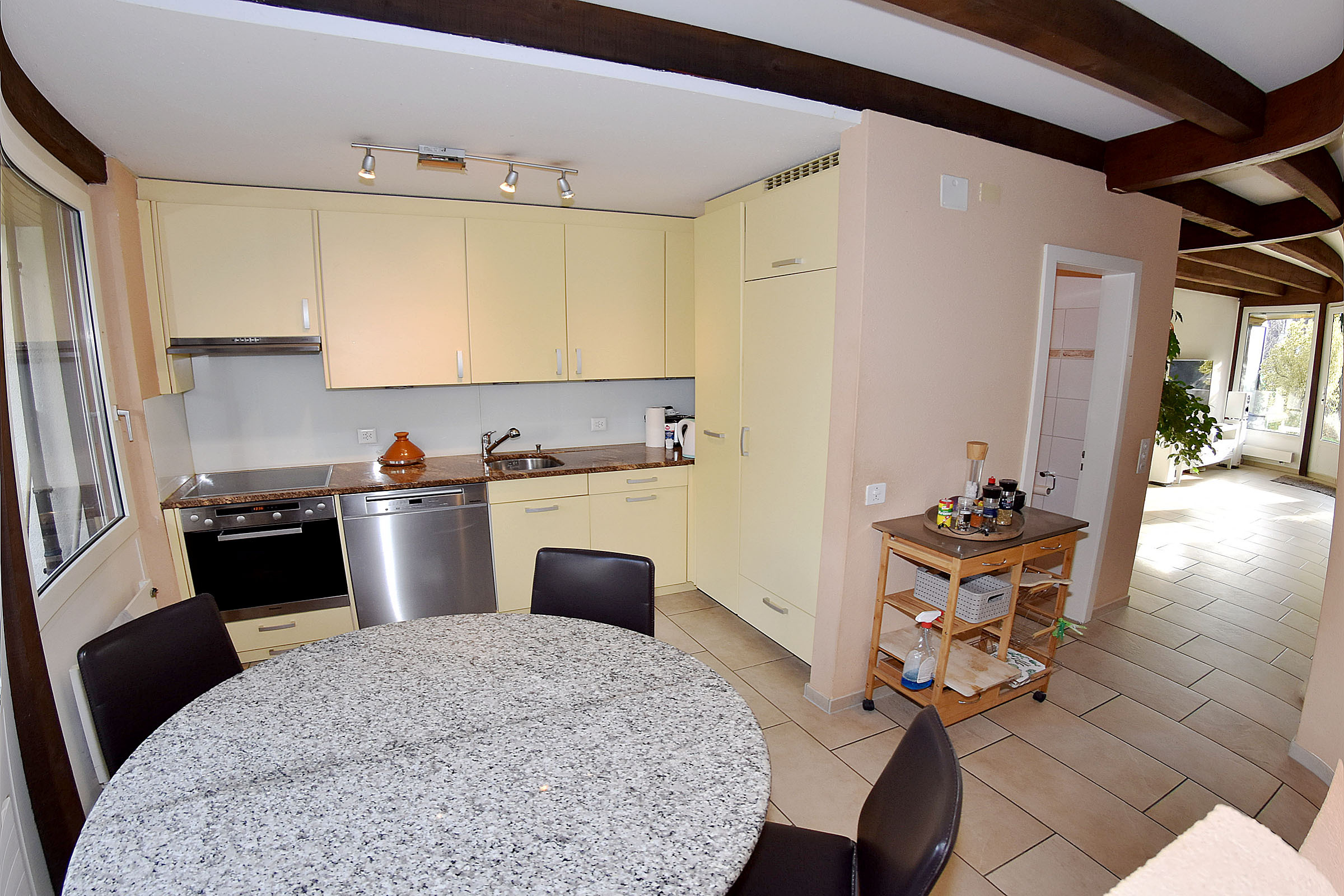 Wohnküche mit Essbereich