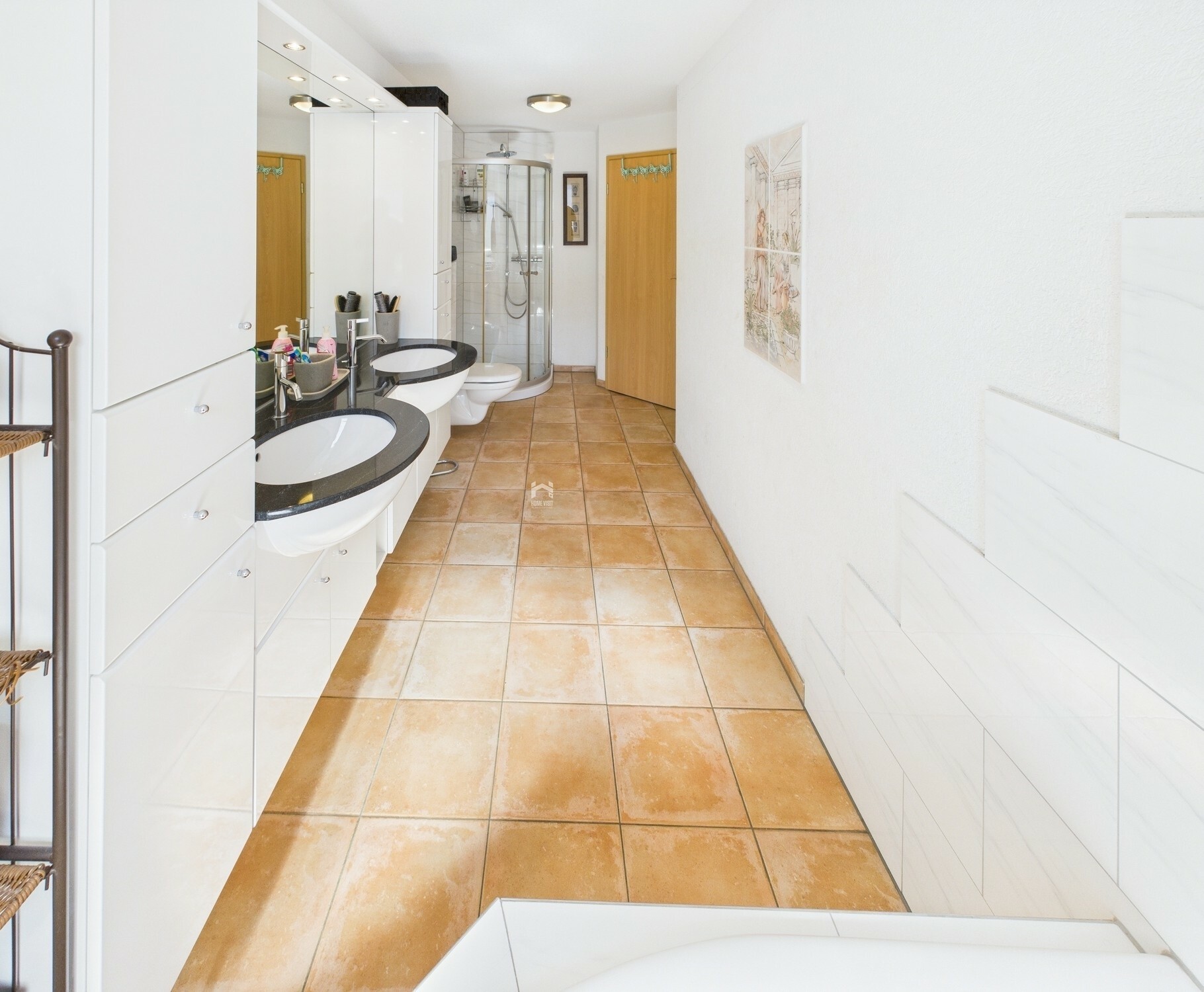 Badezimmer im Obergeschoss Badezimmer im Obergeschoss