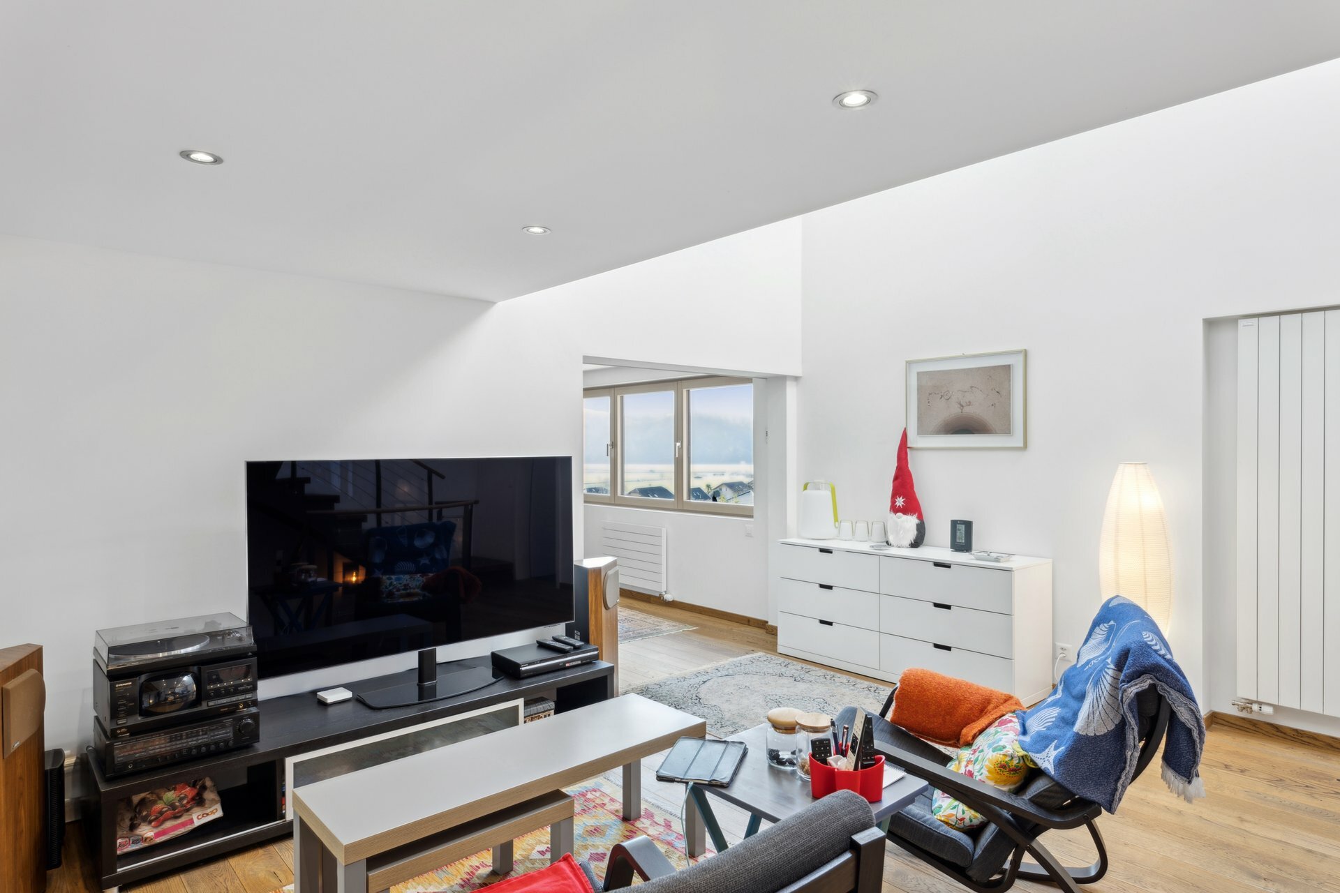 Mezzanine / TV Mezzanine / TV