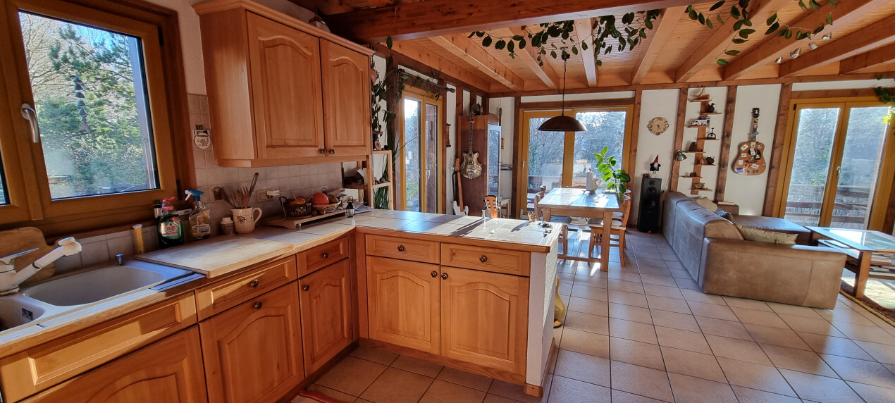 Salle à manger avec accès jardin