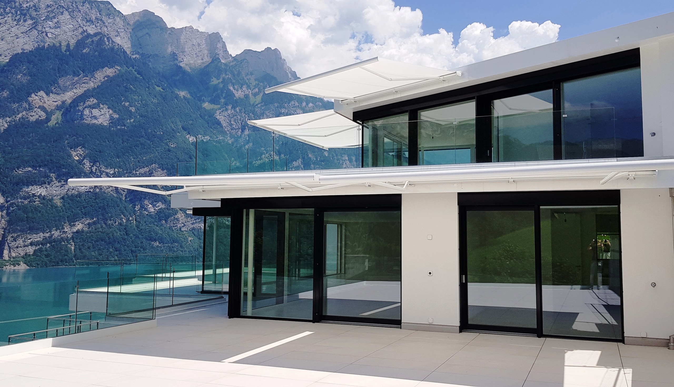 Exterior view 4