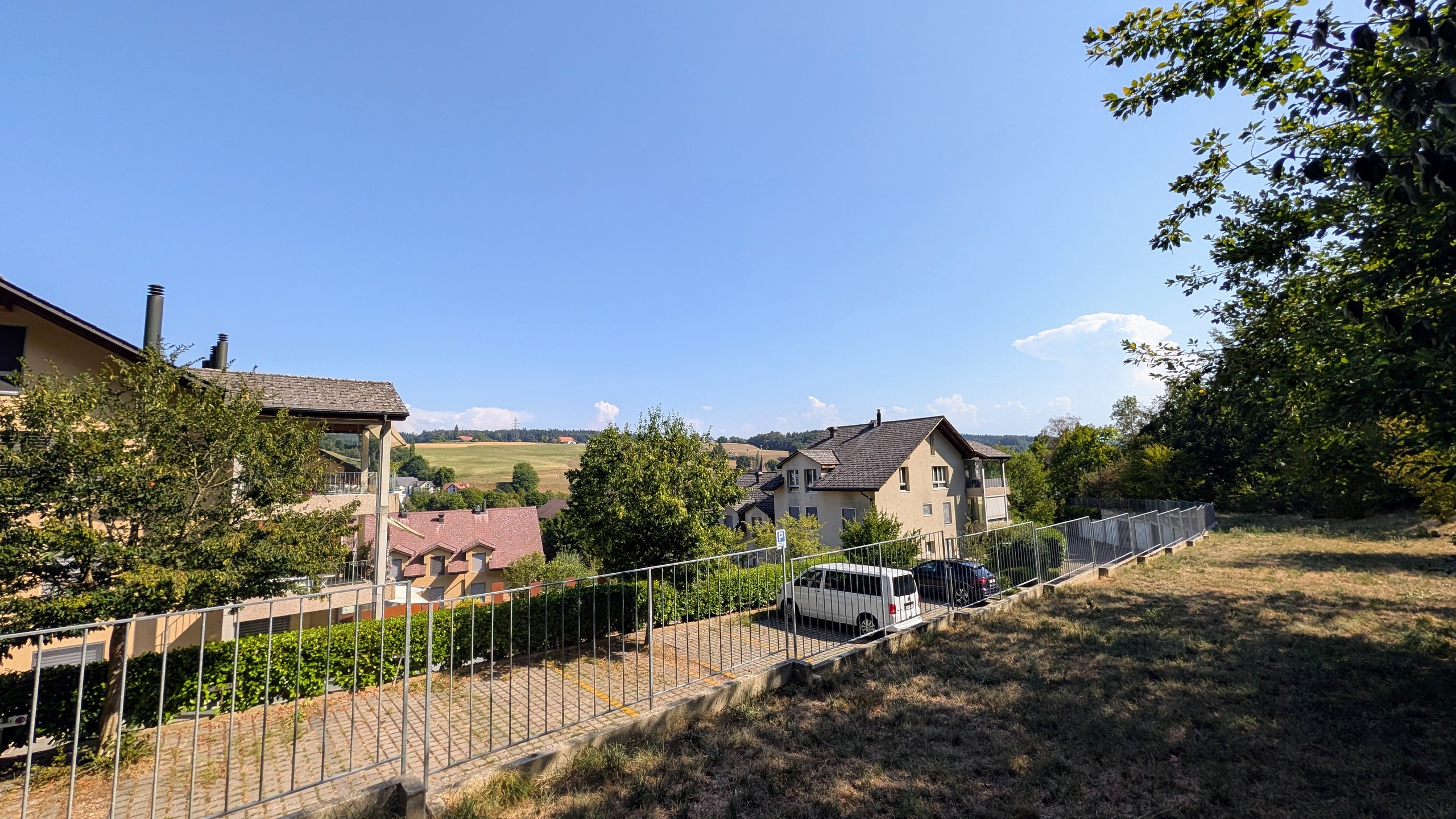 Blick über das Quartier 'im Gschick' (Höhe Garagen)