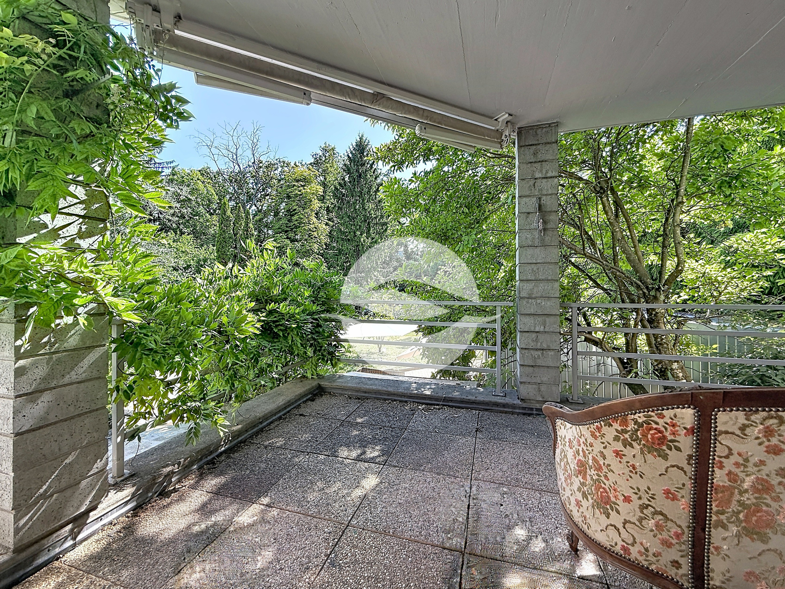 Rez Inférieur : terrasse accessible depuis les 3 chambres Rez Inférieur : terrasse accessible depuis les 3 chambres