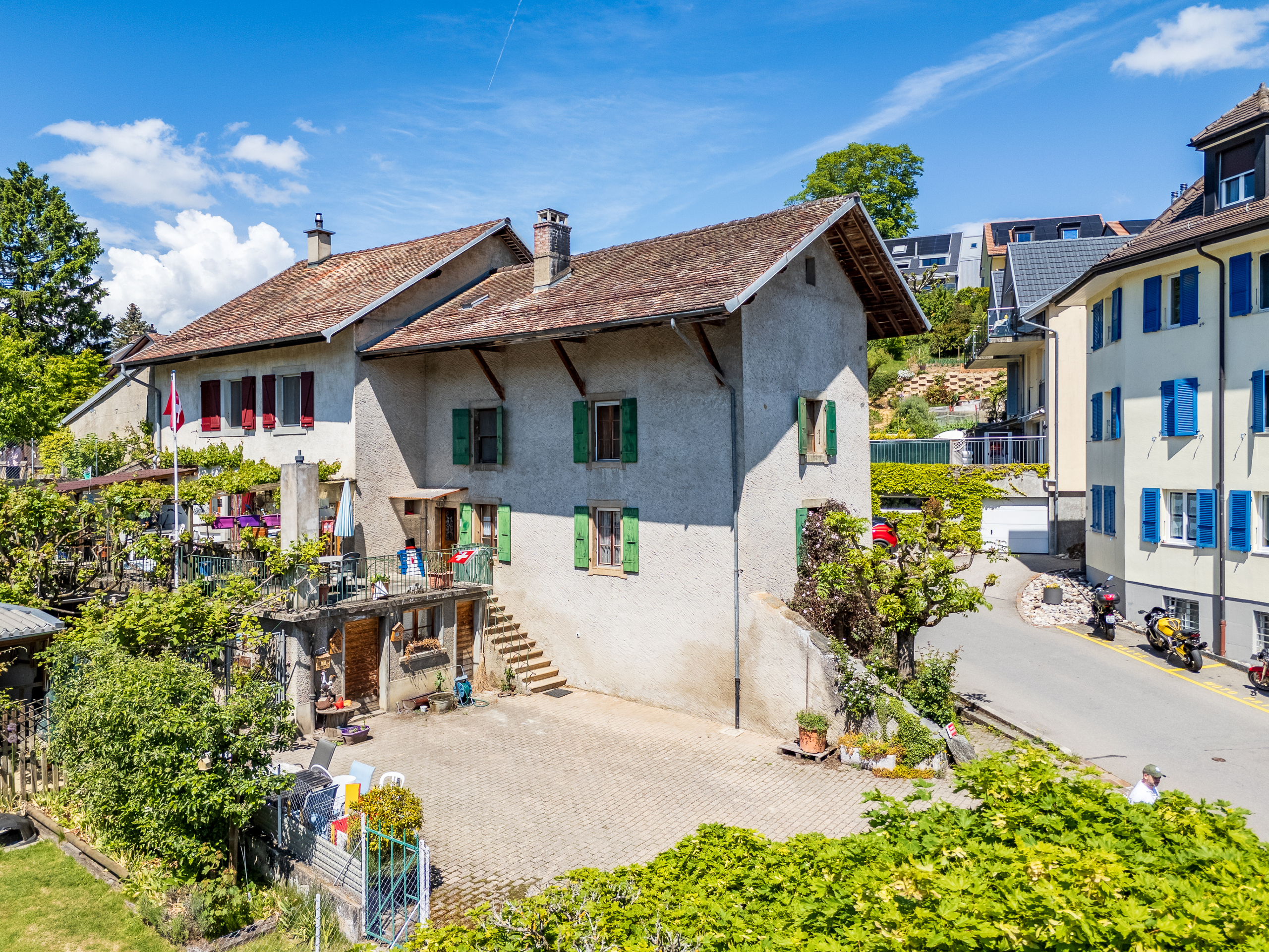 Exterior view 3