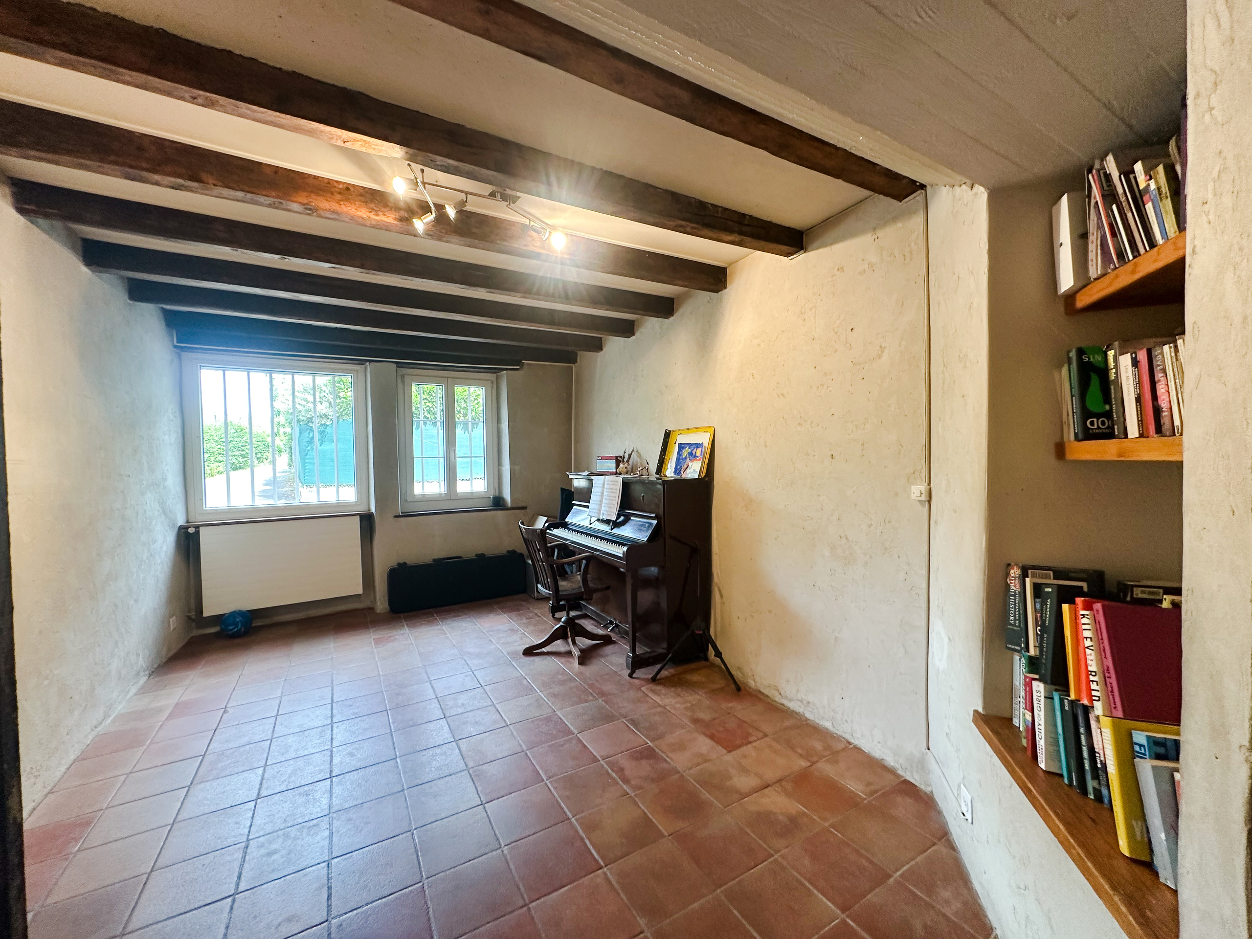 Interior view 8