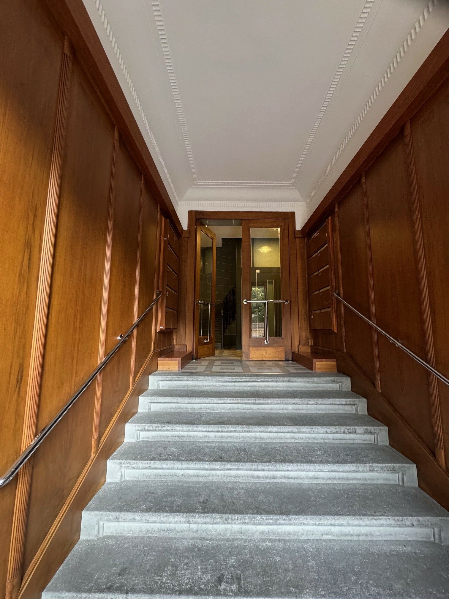 Interior view 10