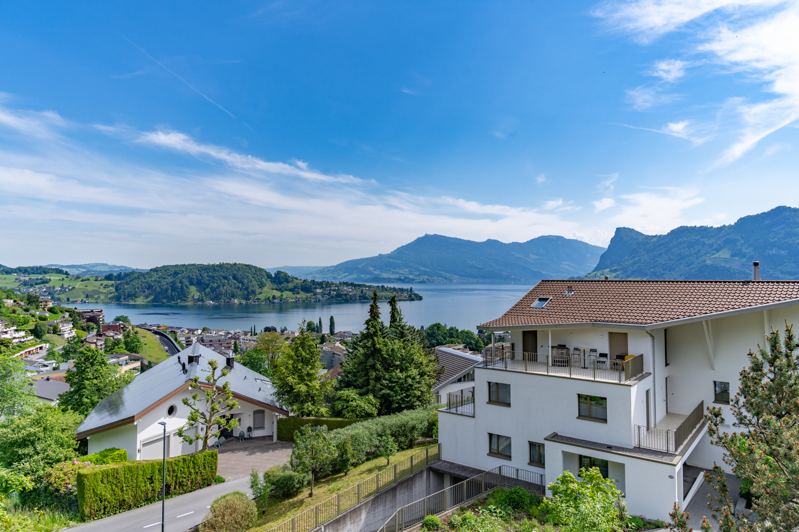 Einmaliges See- und Bergpanorama
