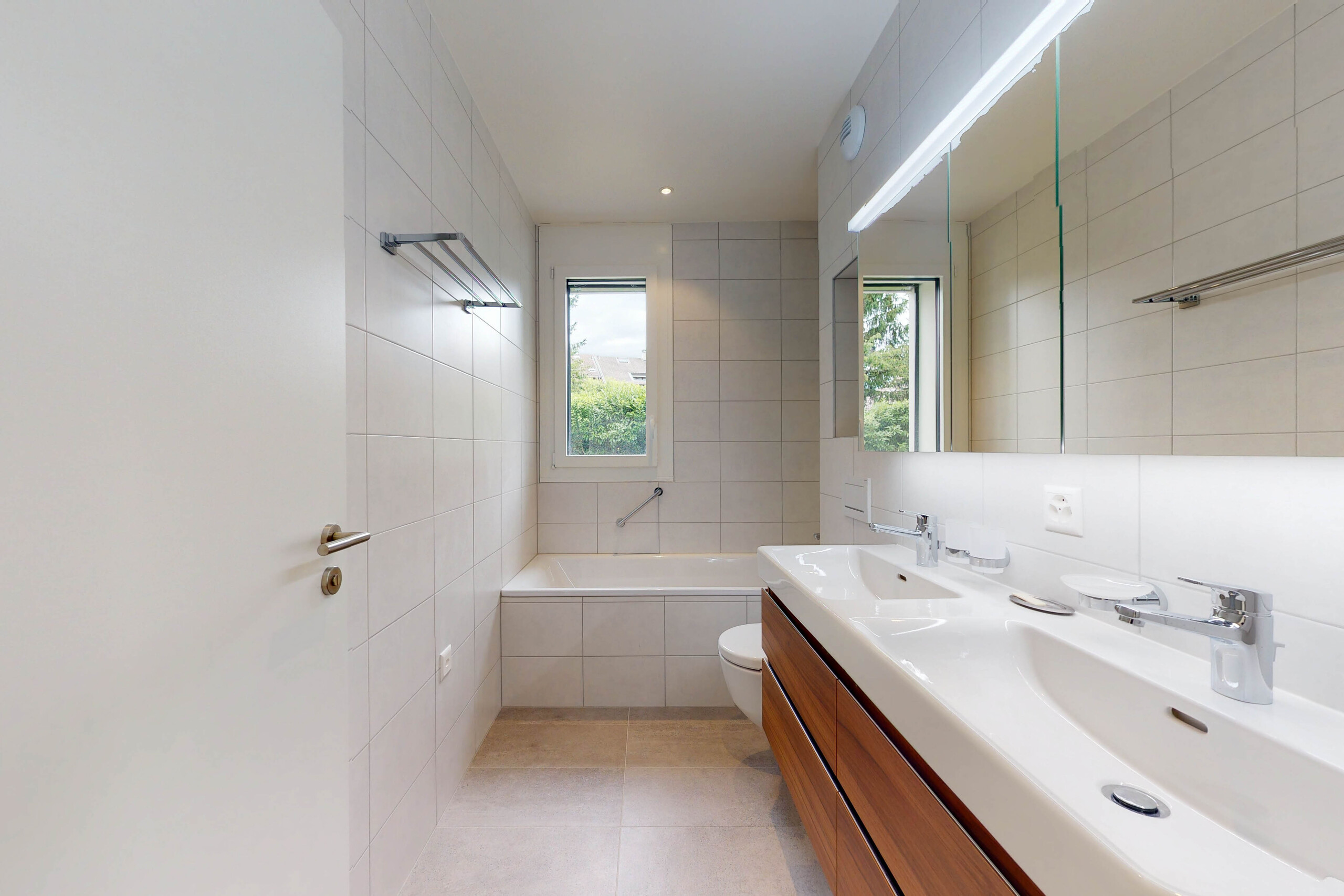 Interior view 9