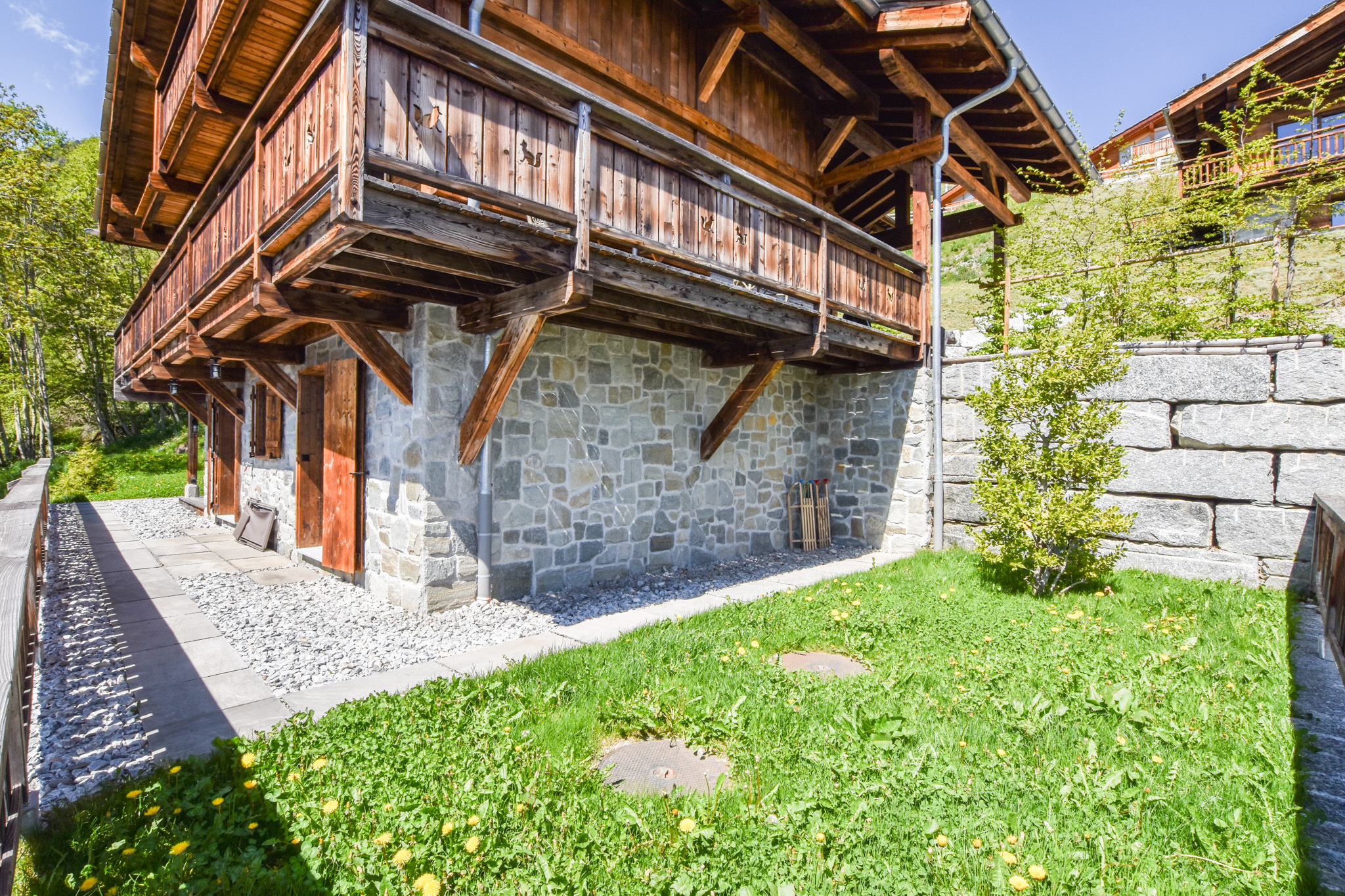 Exterior view 17
