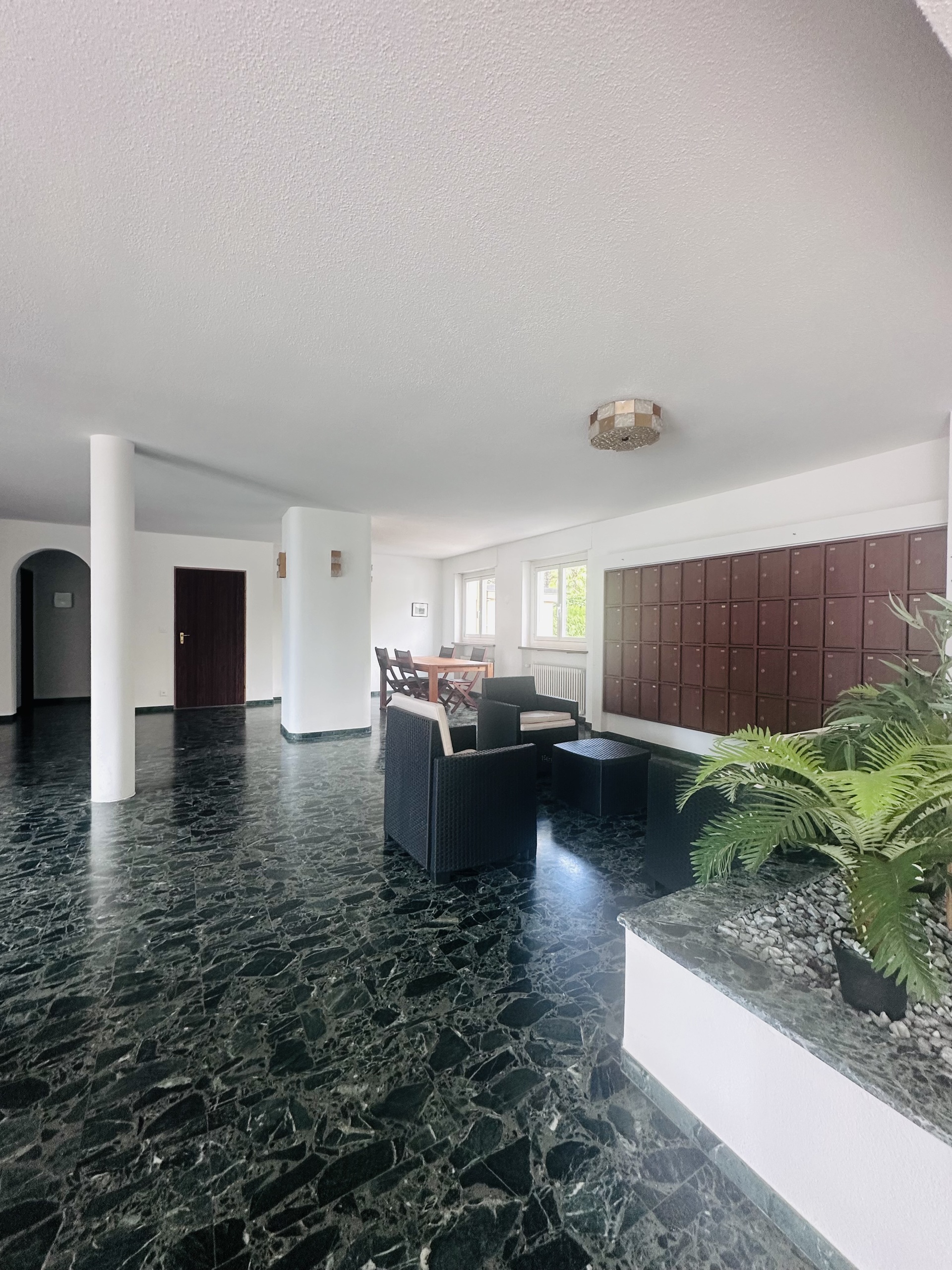 Interior view 11