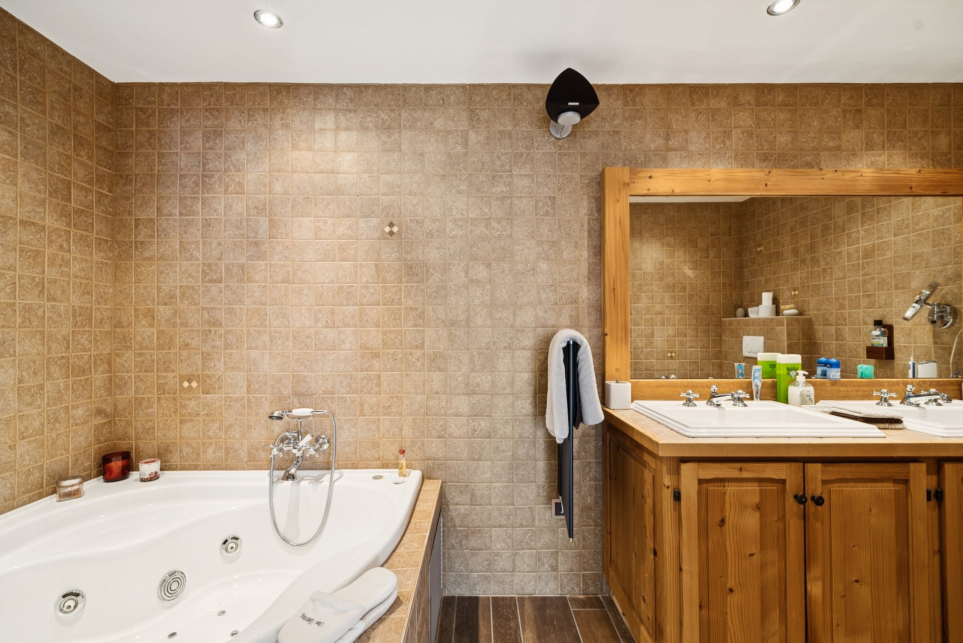 Bathroom with Jacuzzi