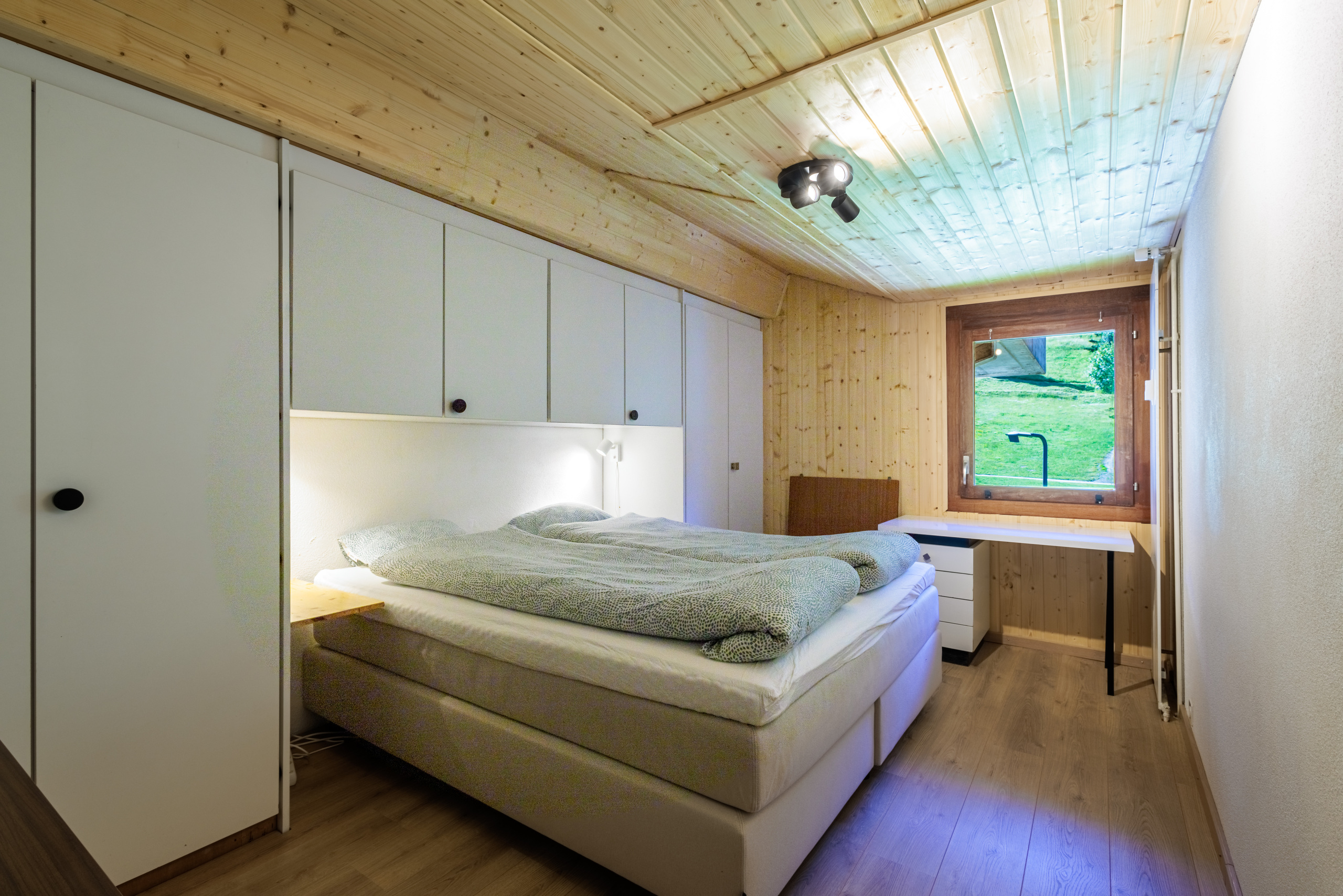 Interior view 10