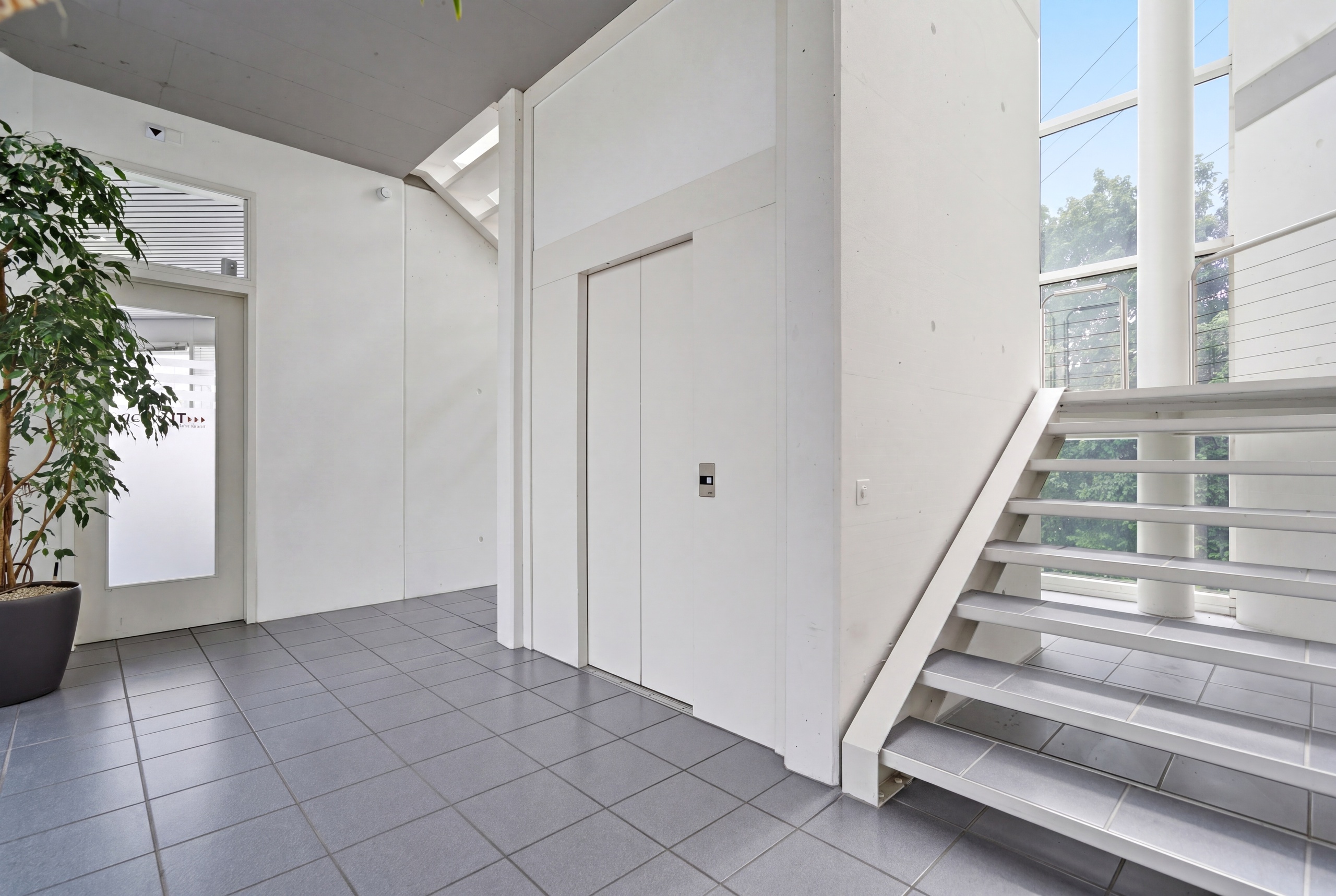 Interior view 13