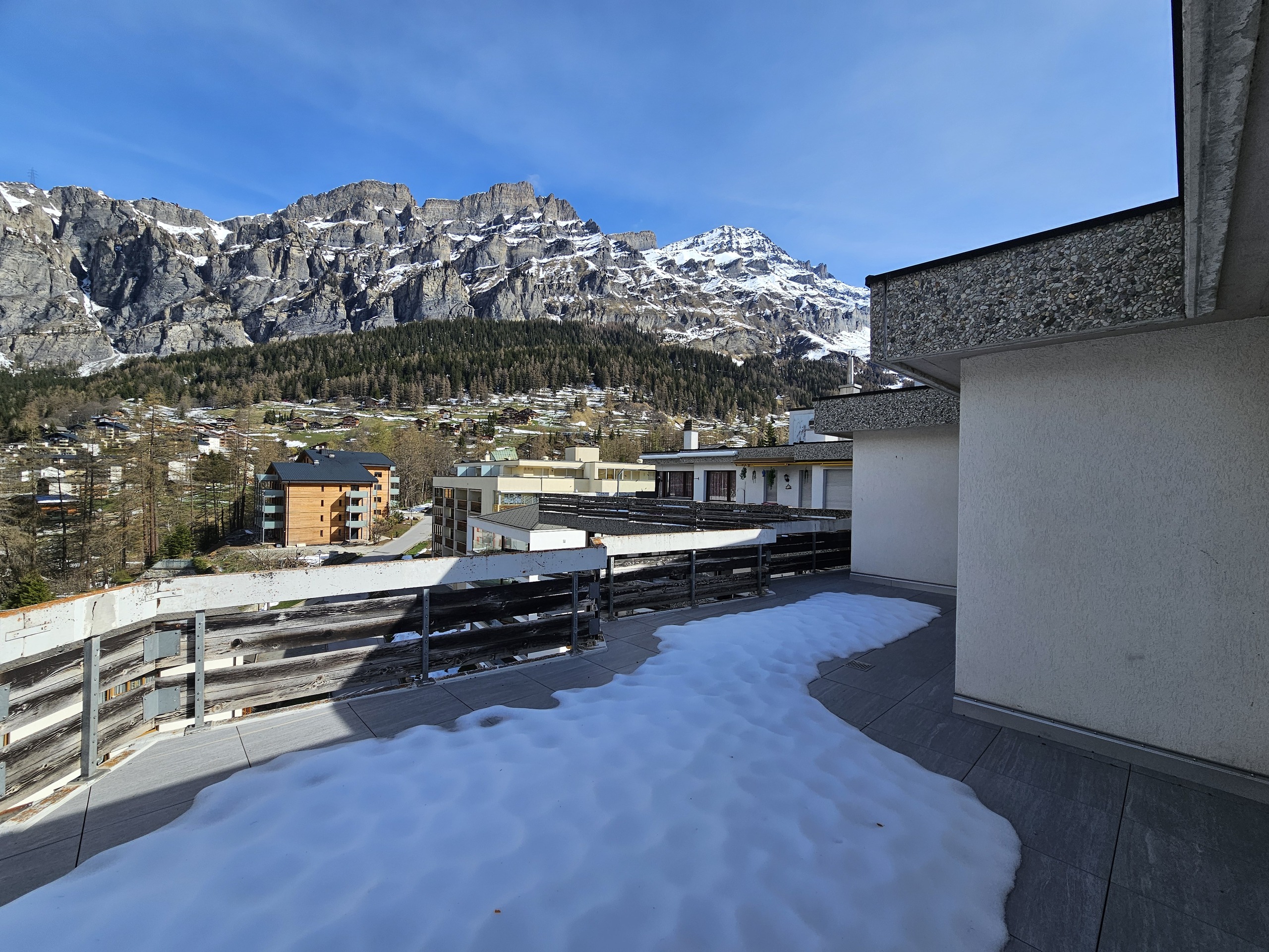 Exterior view 2