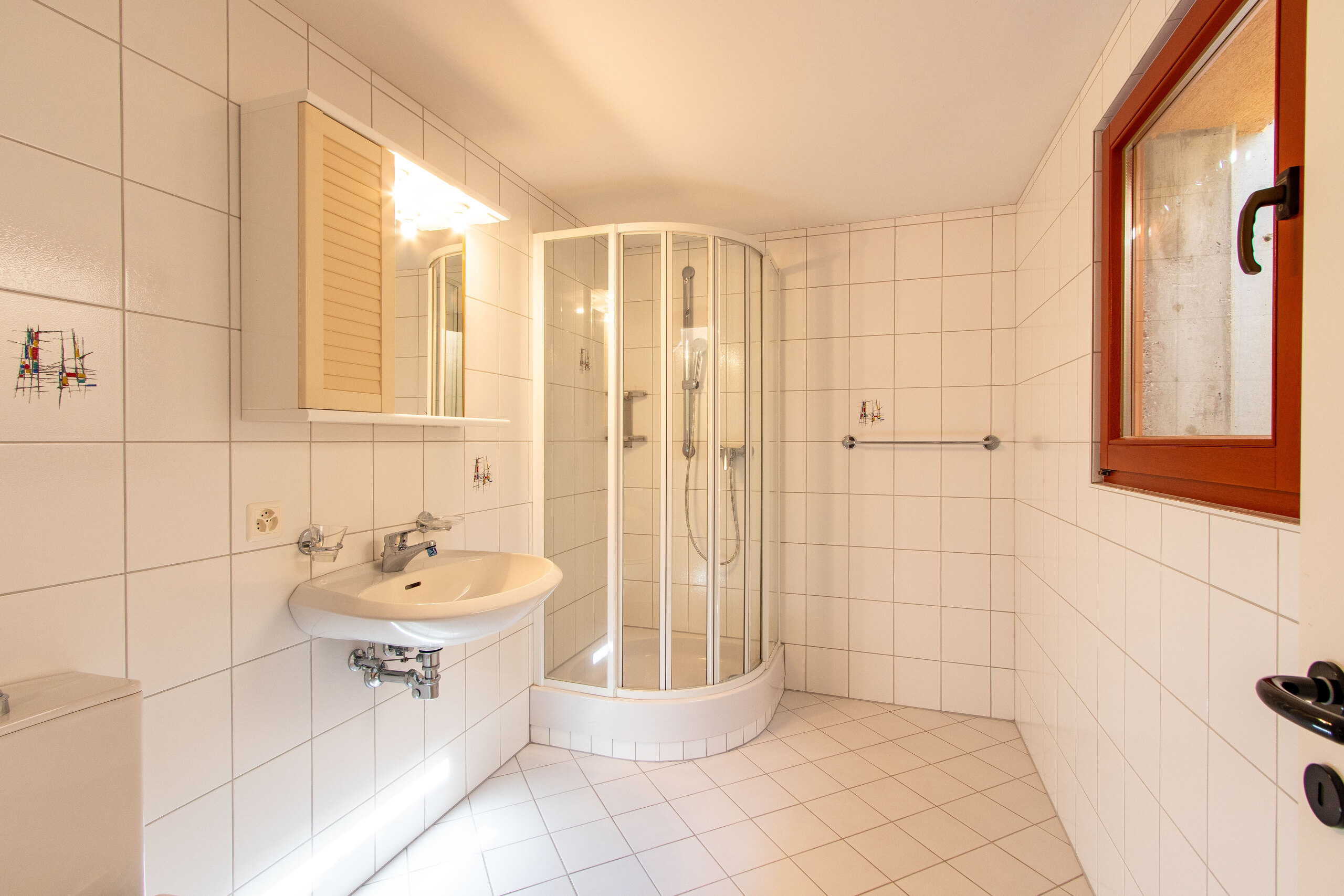 Sous-sol: douche / wc Sous-sol: douche / wc