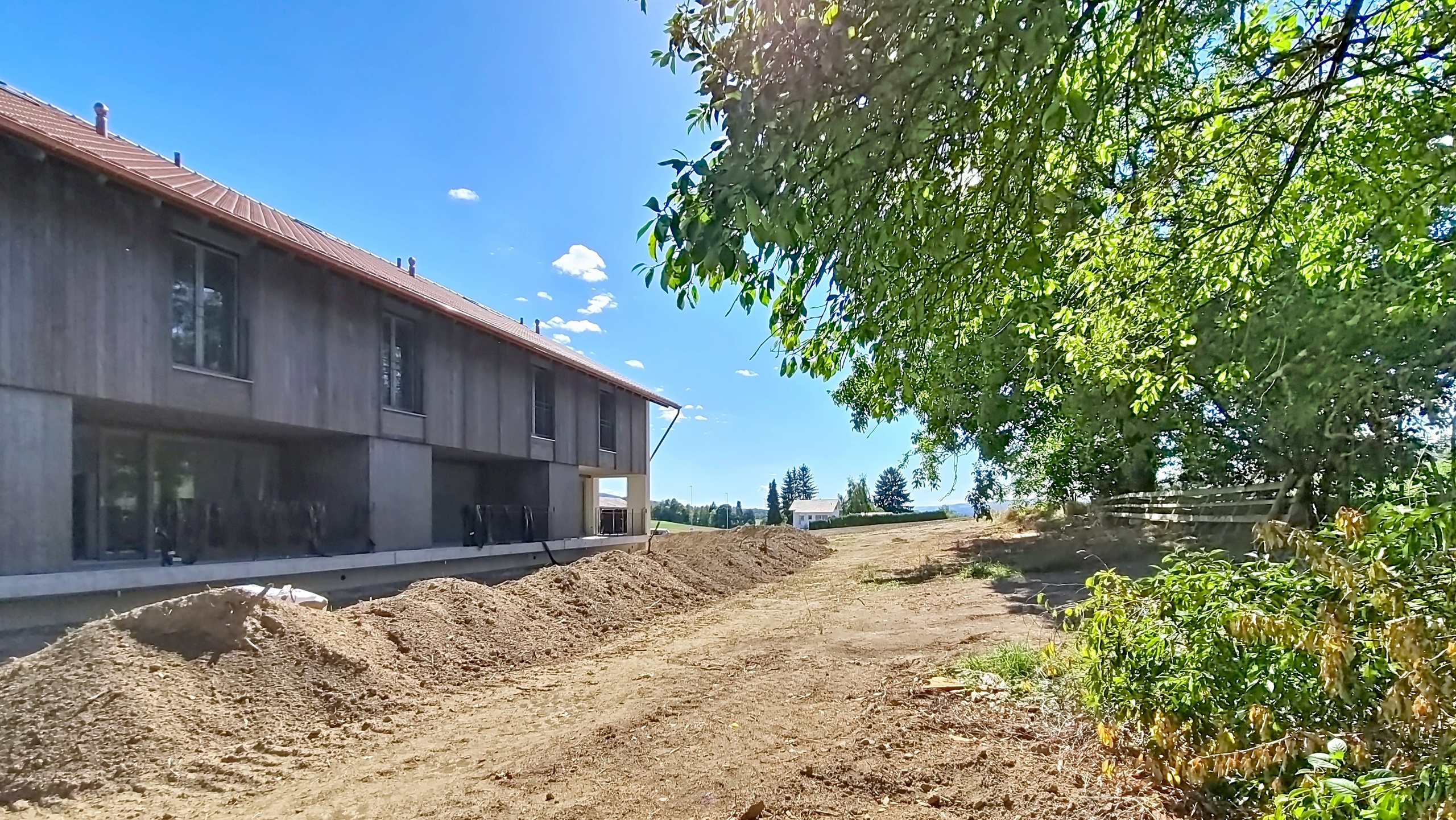 Exterior view 5