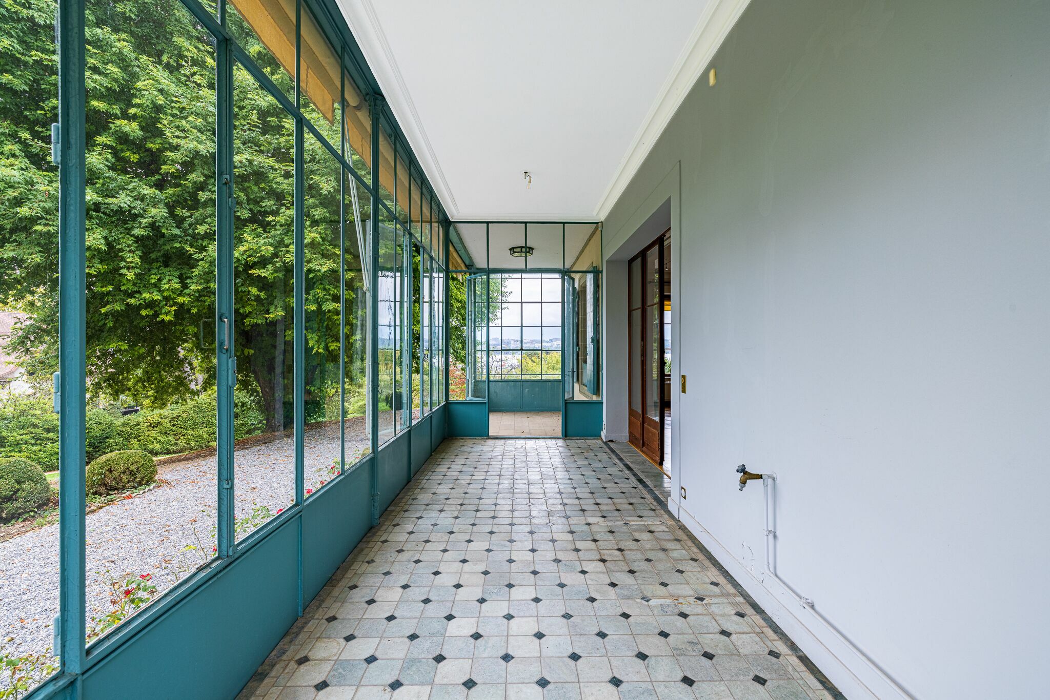 Interior view 17