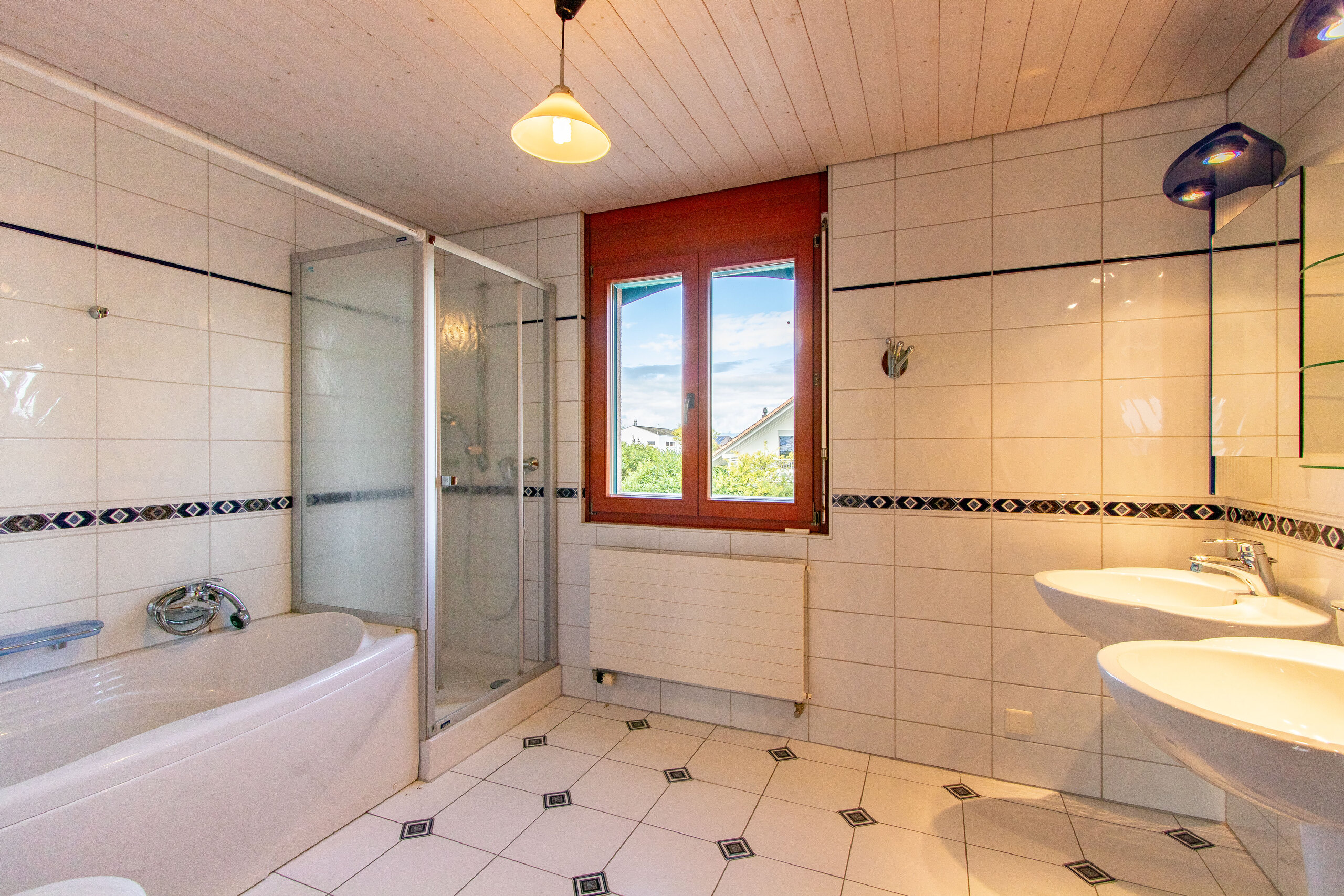 1er étage: bain / wc 1er étage: bain / wc