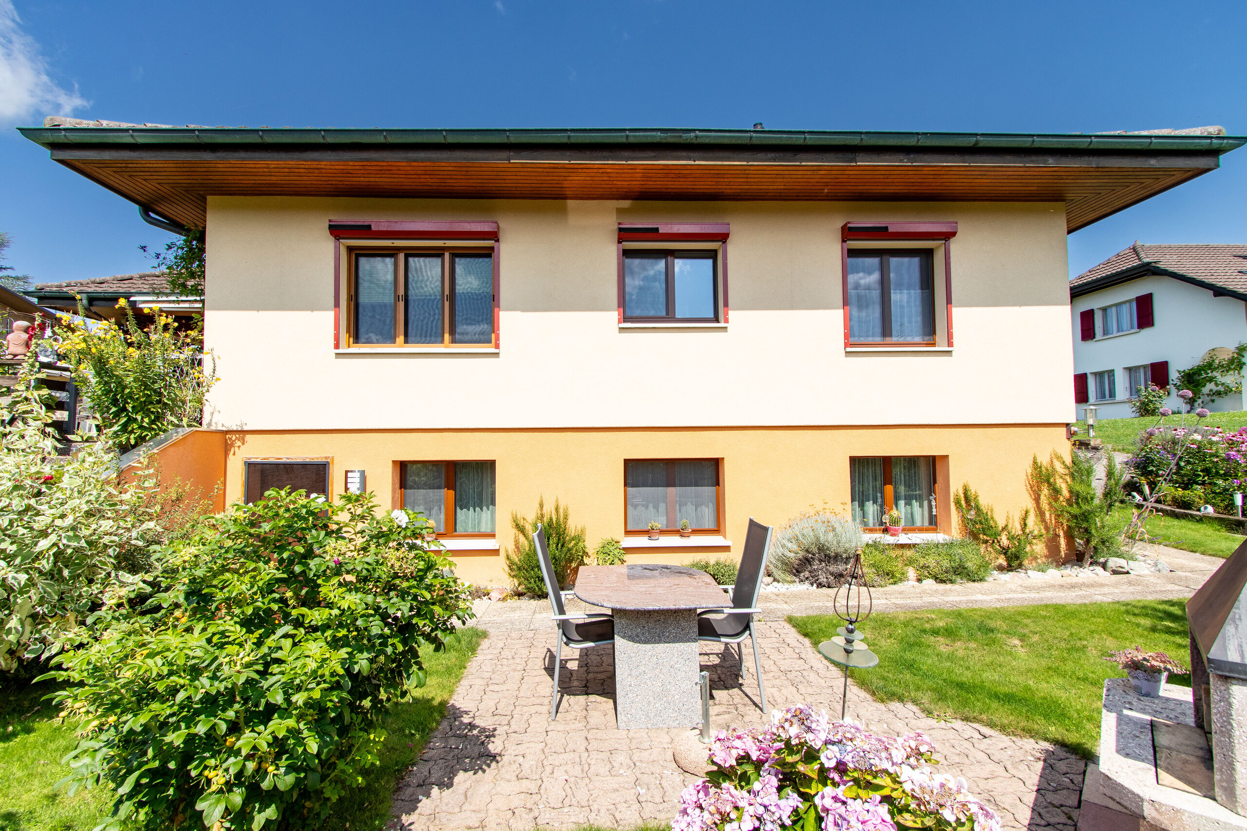 Façade est / terrasse studio Façade est / terrasse studio