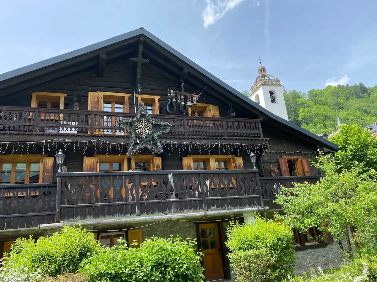 Exterior view 3
