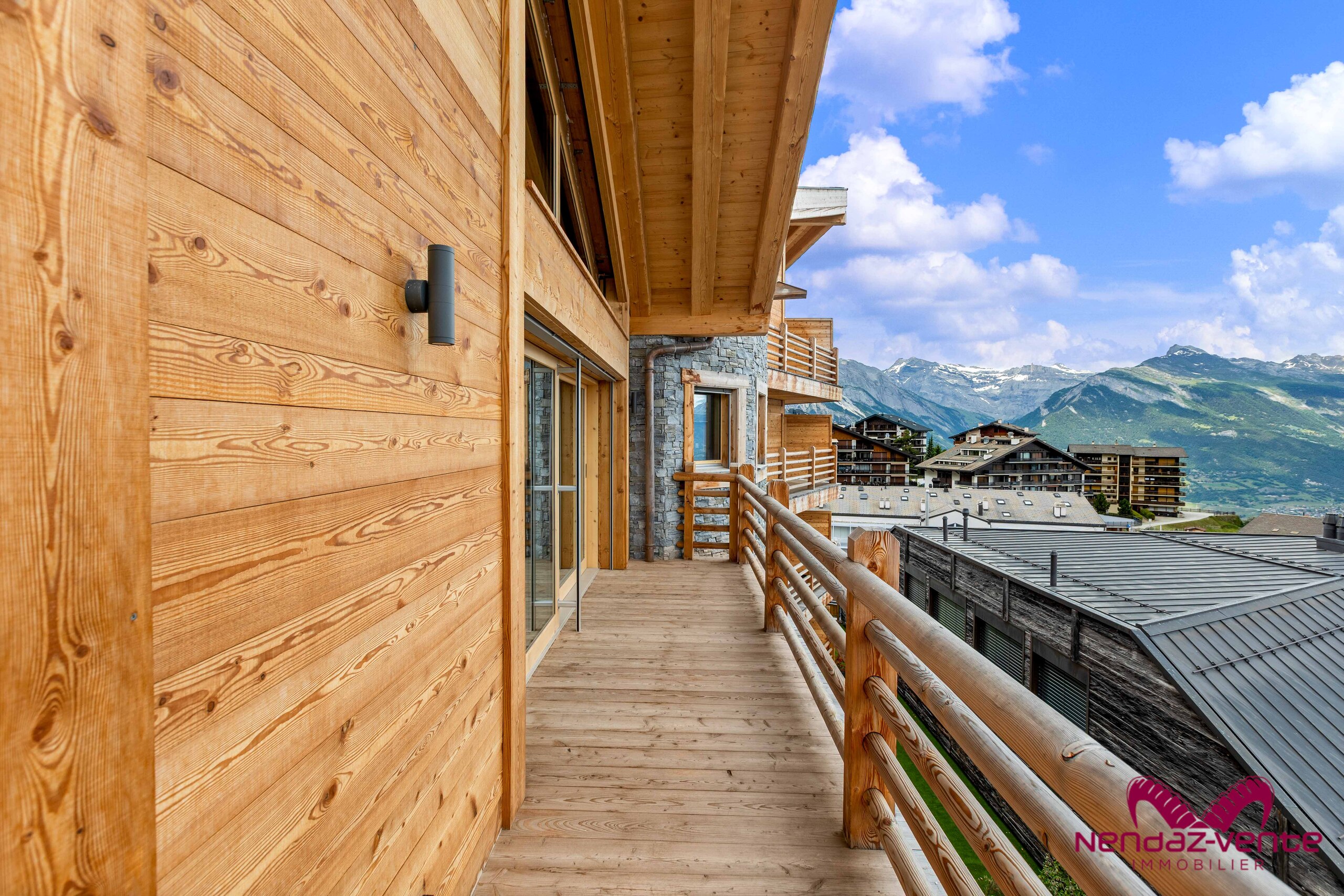 Exterior view 4