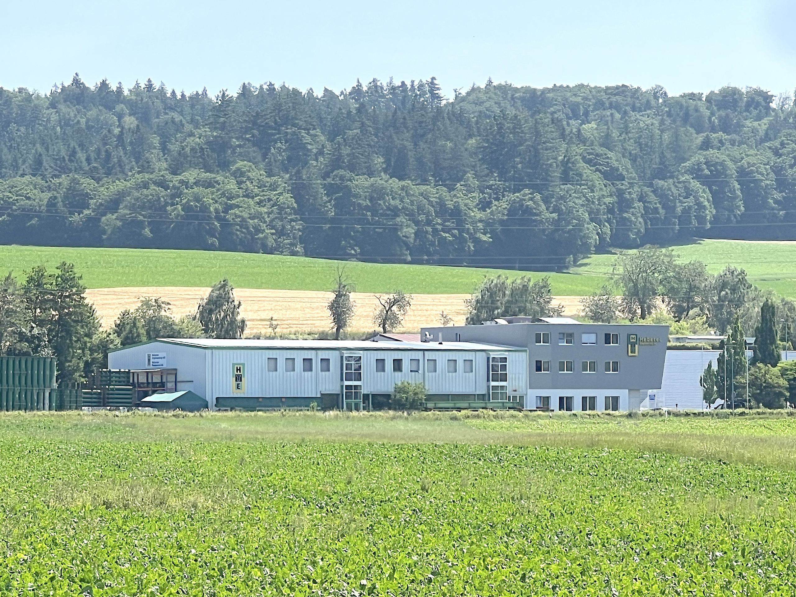 Exterior view 6
