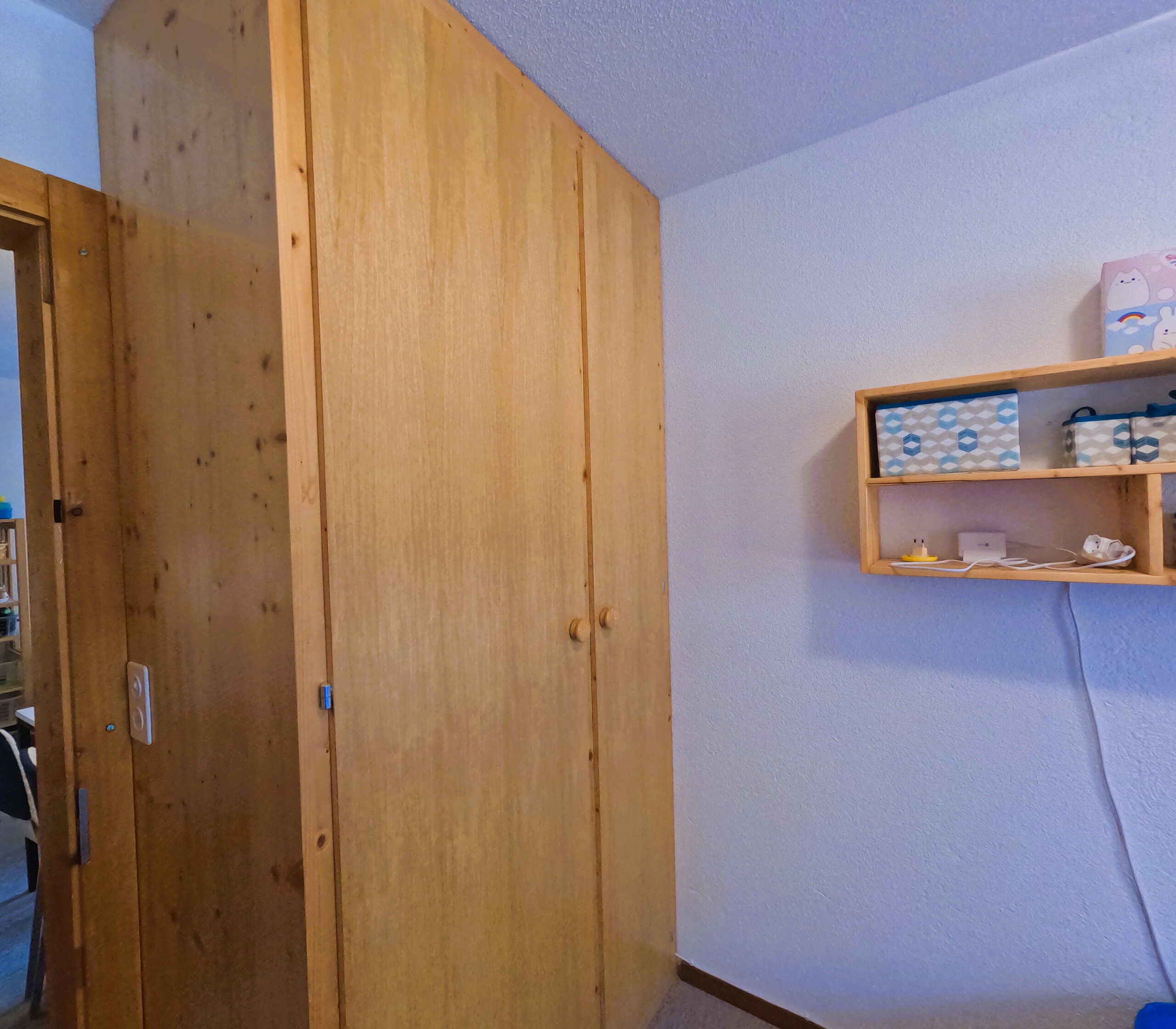 Armoires dans la chambre à coucher (2)