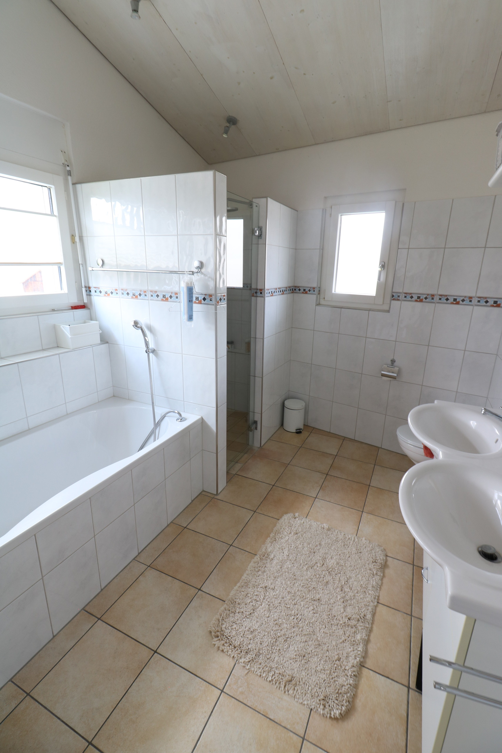 Interior view 6