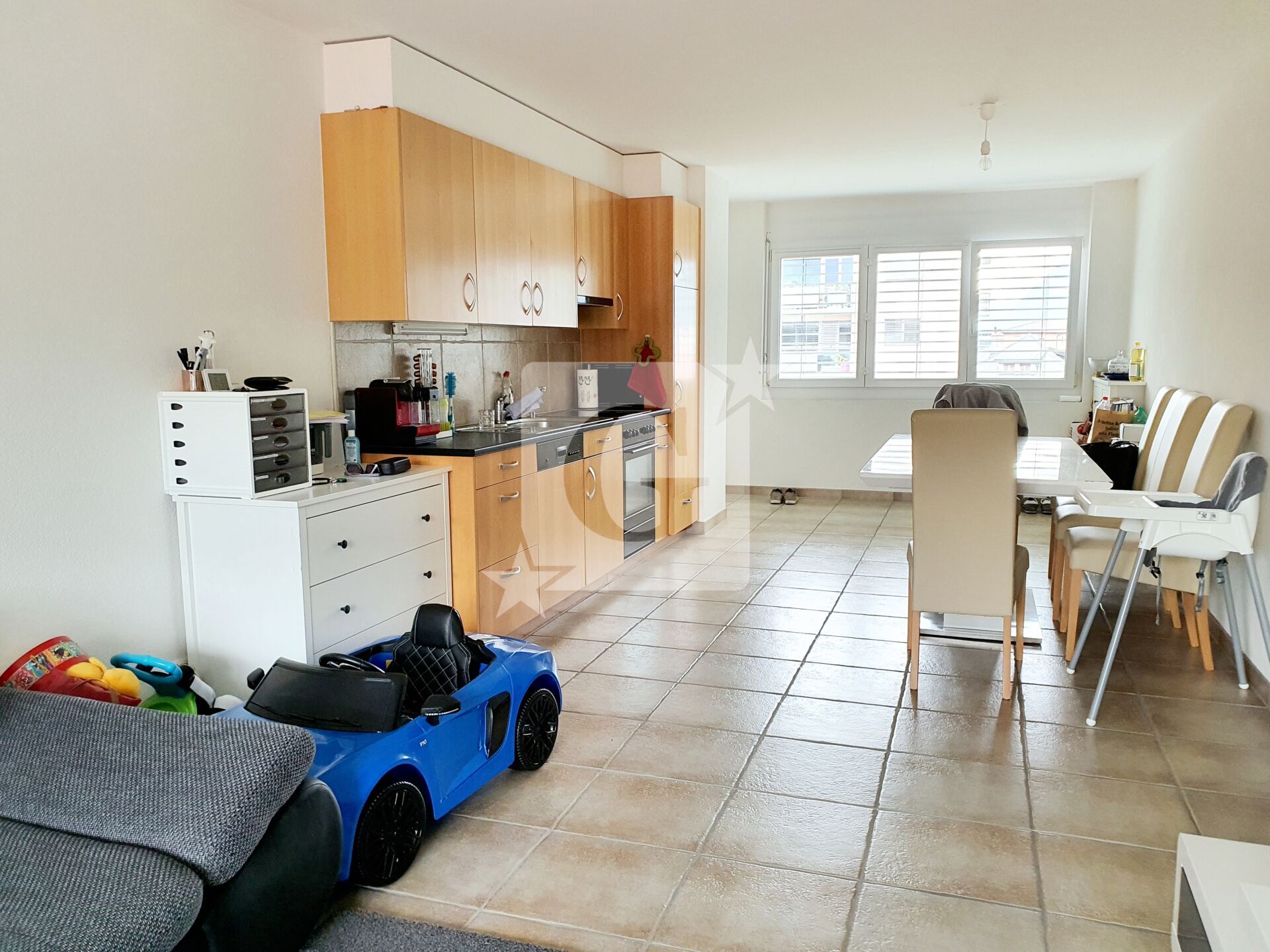 Photo 1