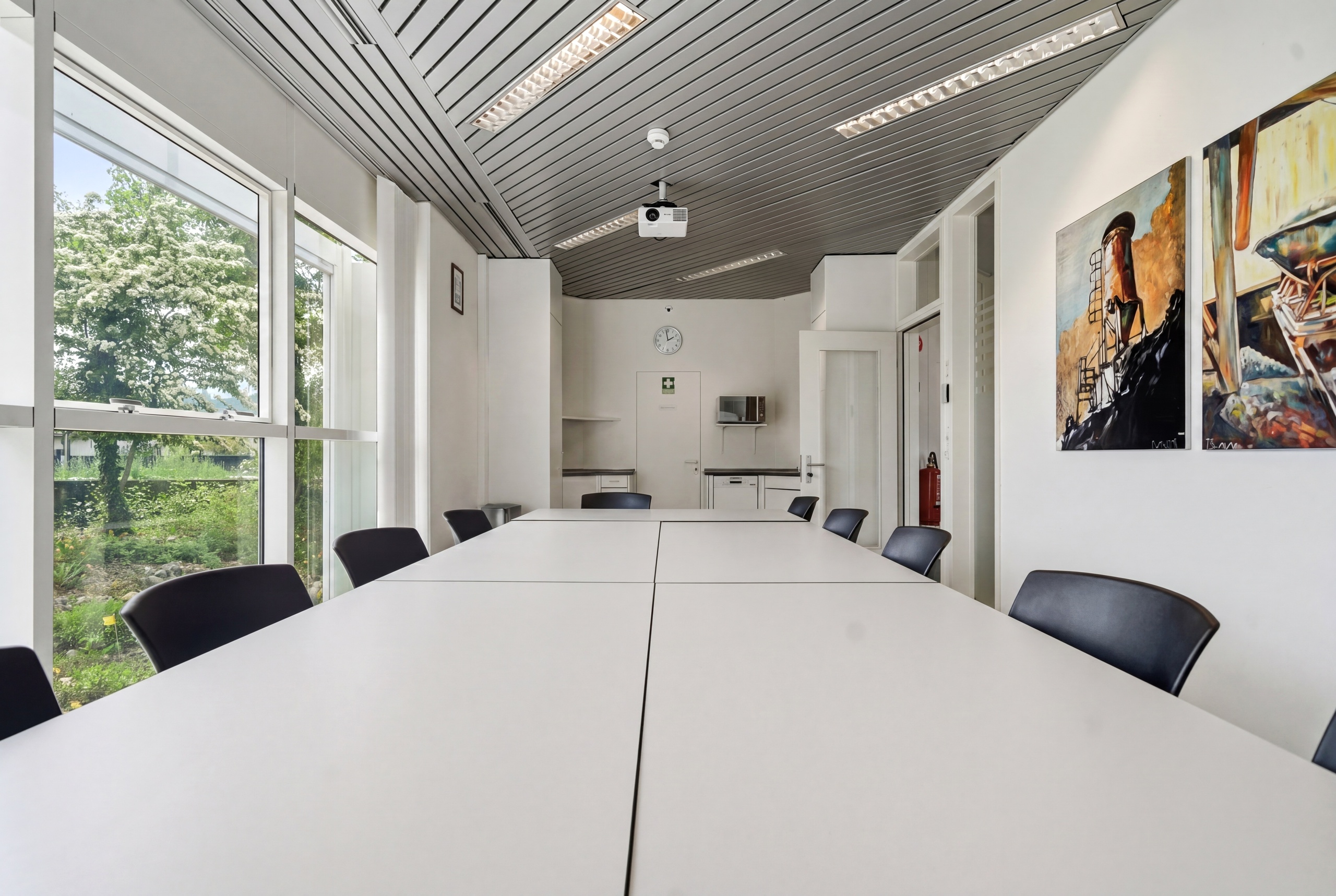 Interior view 19