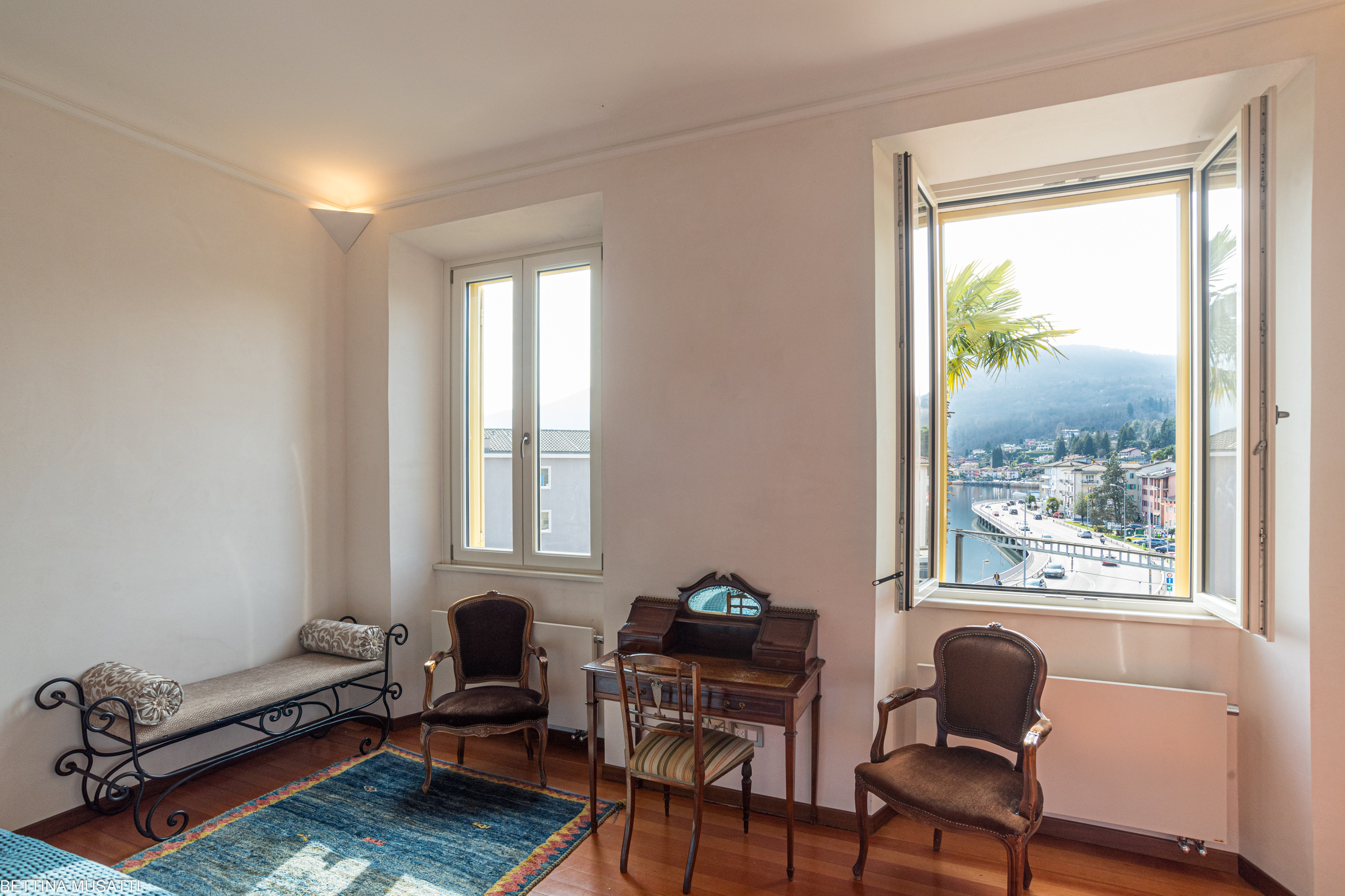 Interior view 9