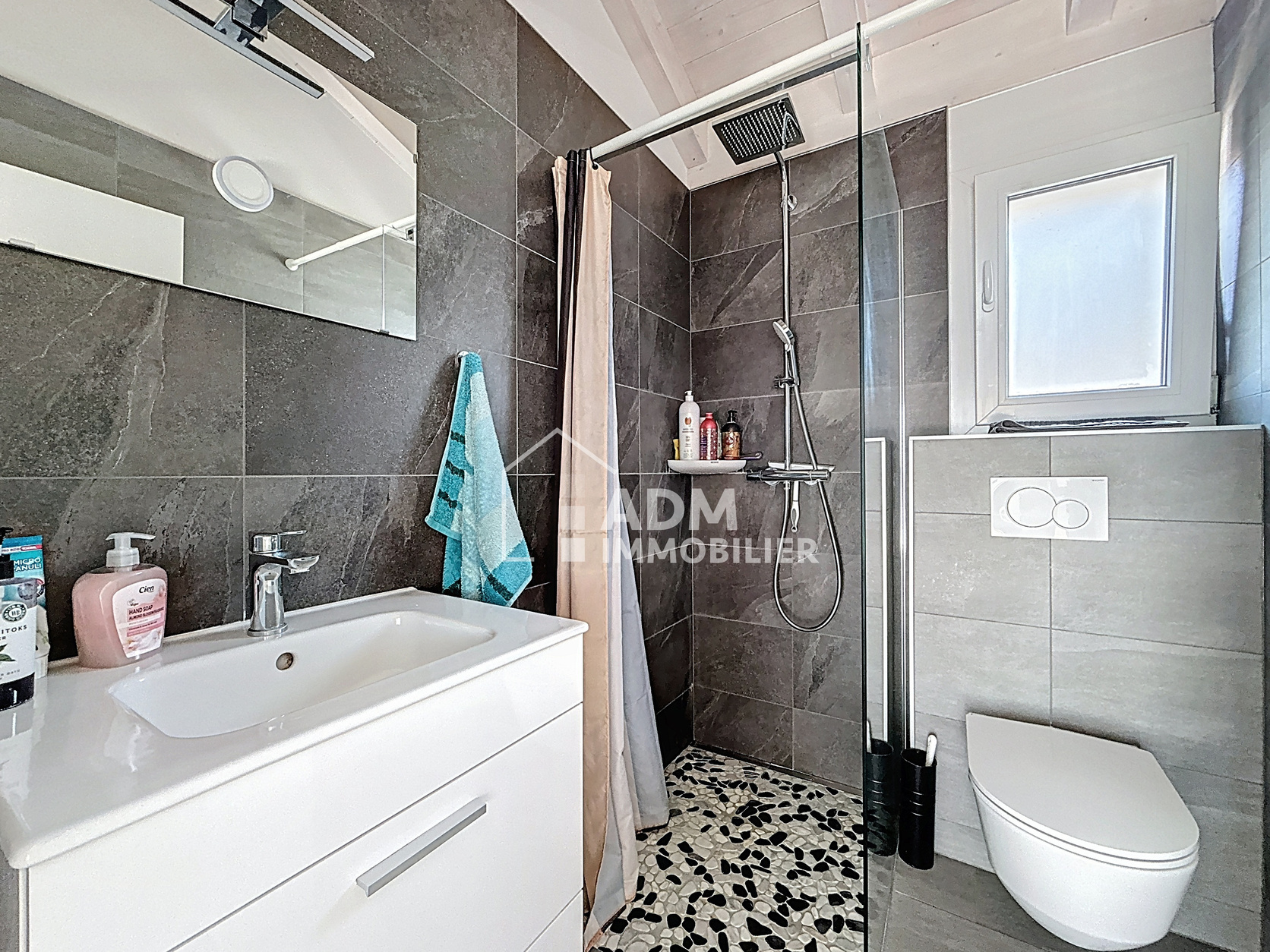 Salle de douche parentale