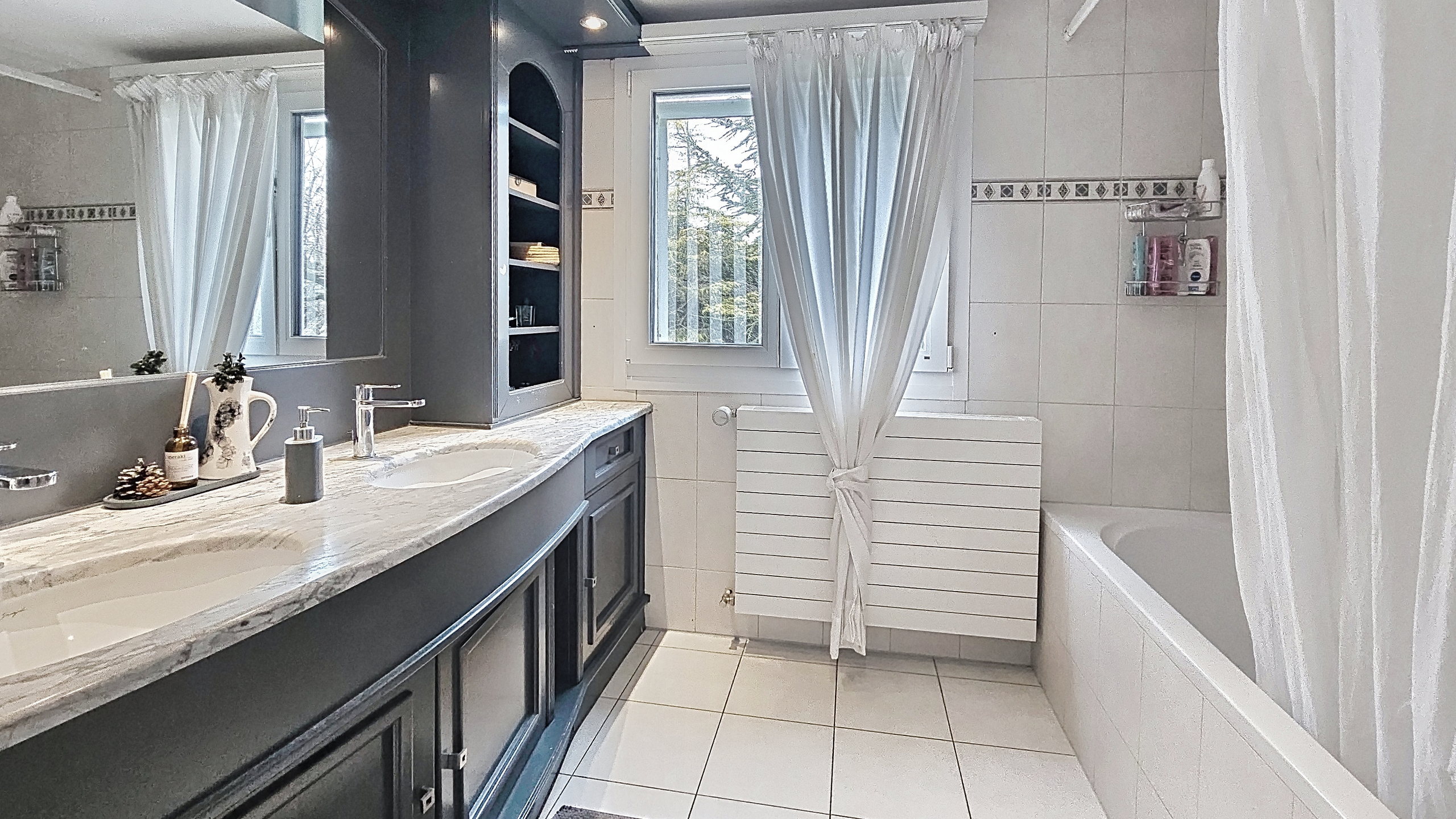 Salle de bain 1 - 1er étage