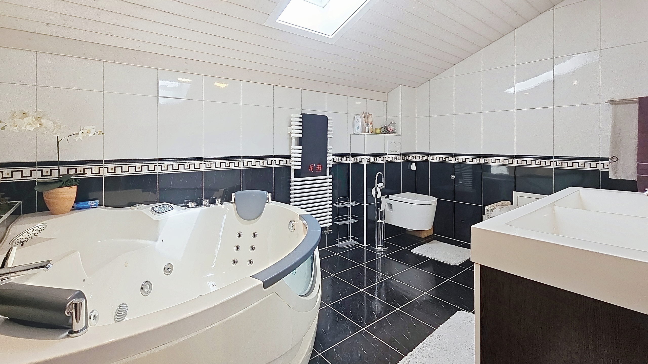 Salle de bain 2 - 1er étage Salle de bain 2 - 1er étage