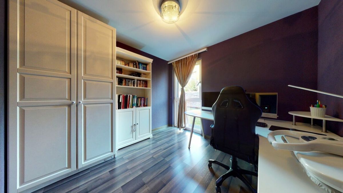 Photo 8