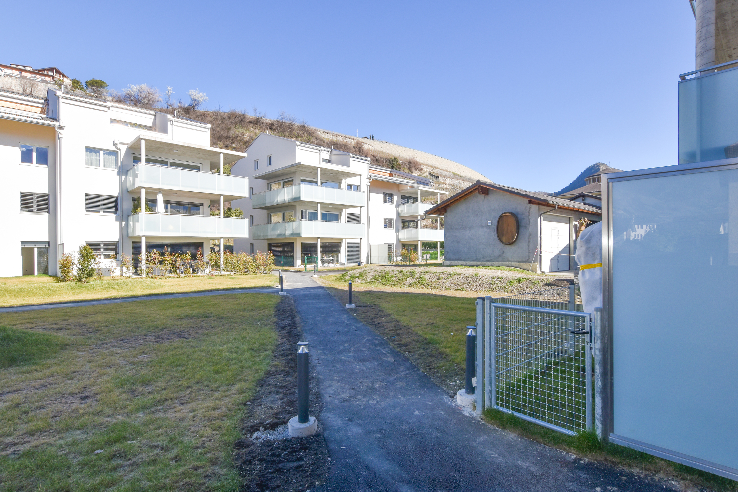 Exterior view 4