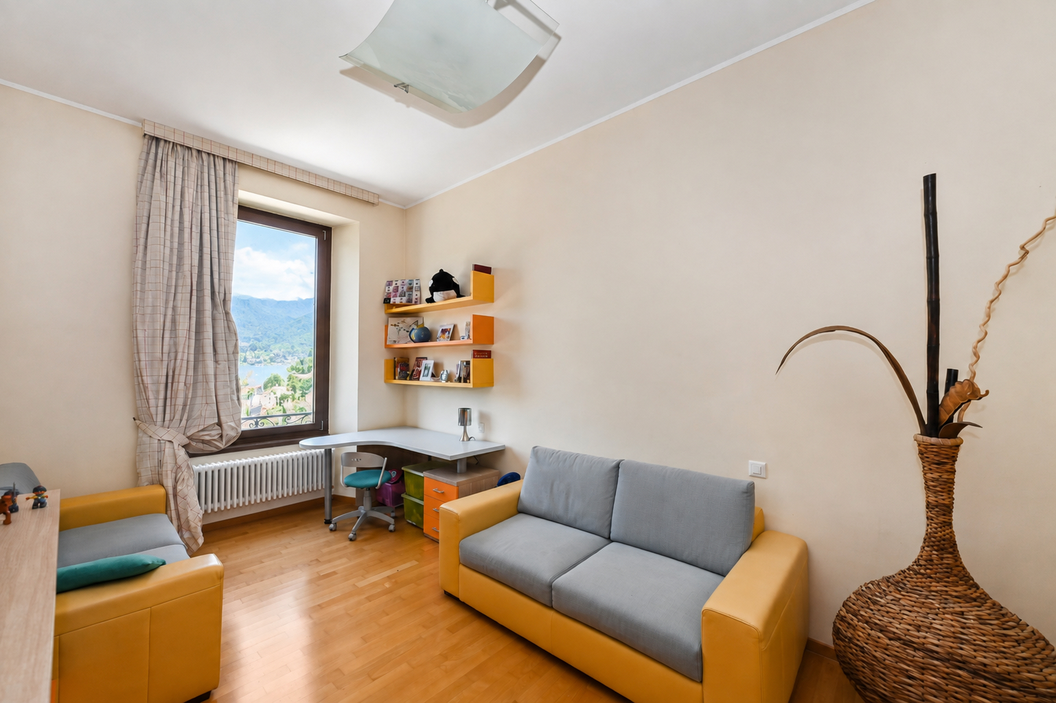 Interior view 11