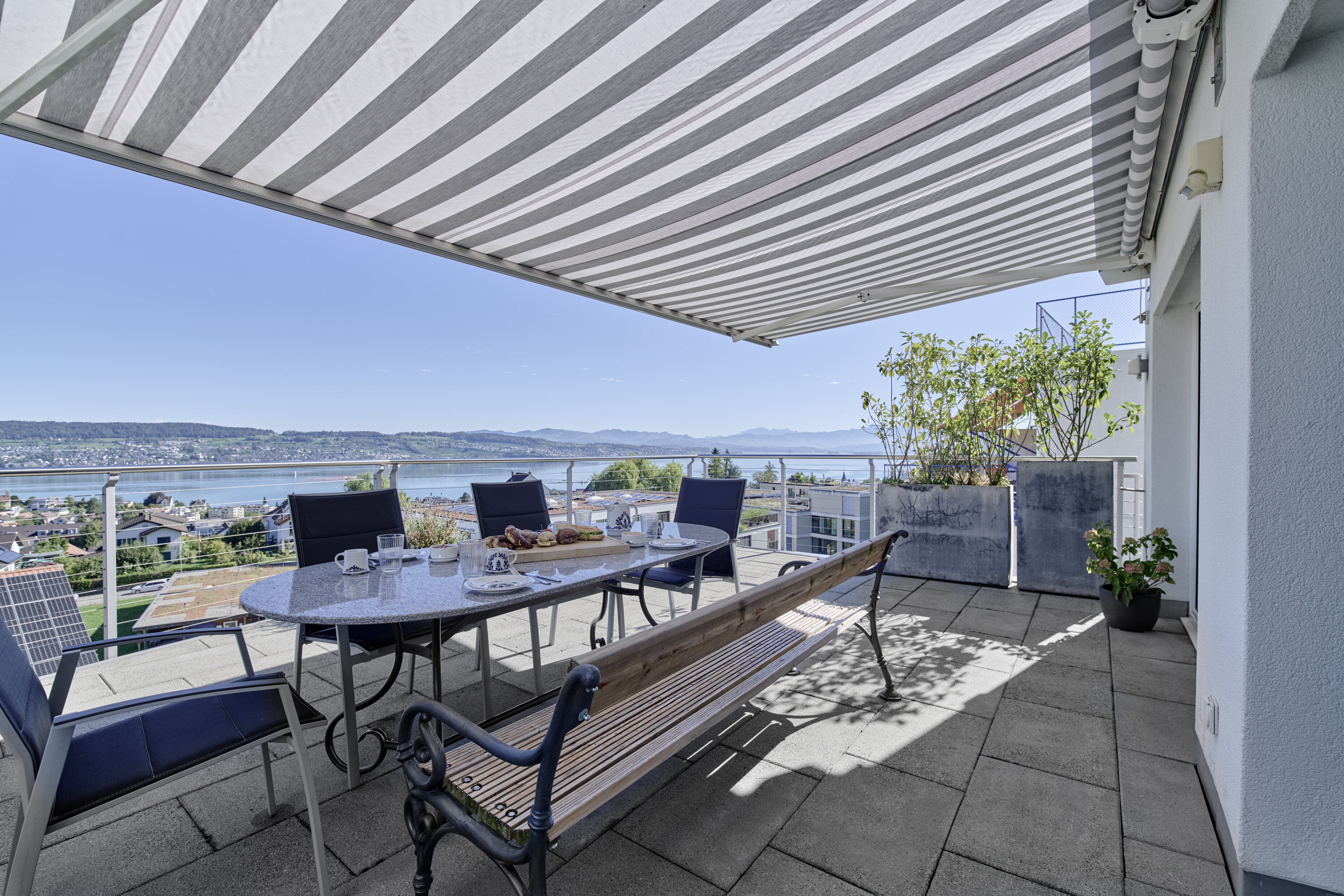 Terrasse mit Aussicht Terrasse mit Aussicht